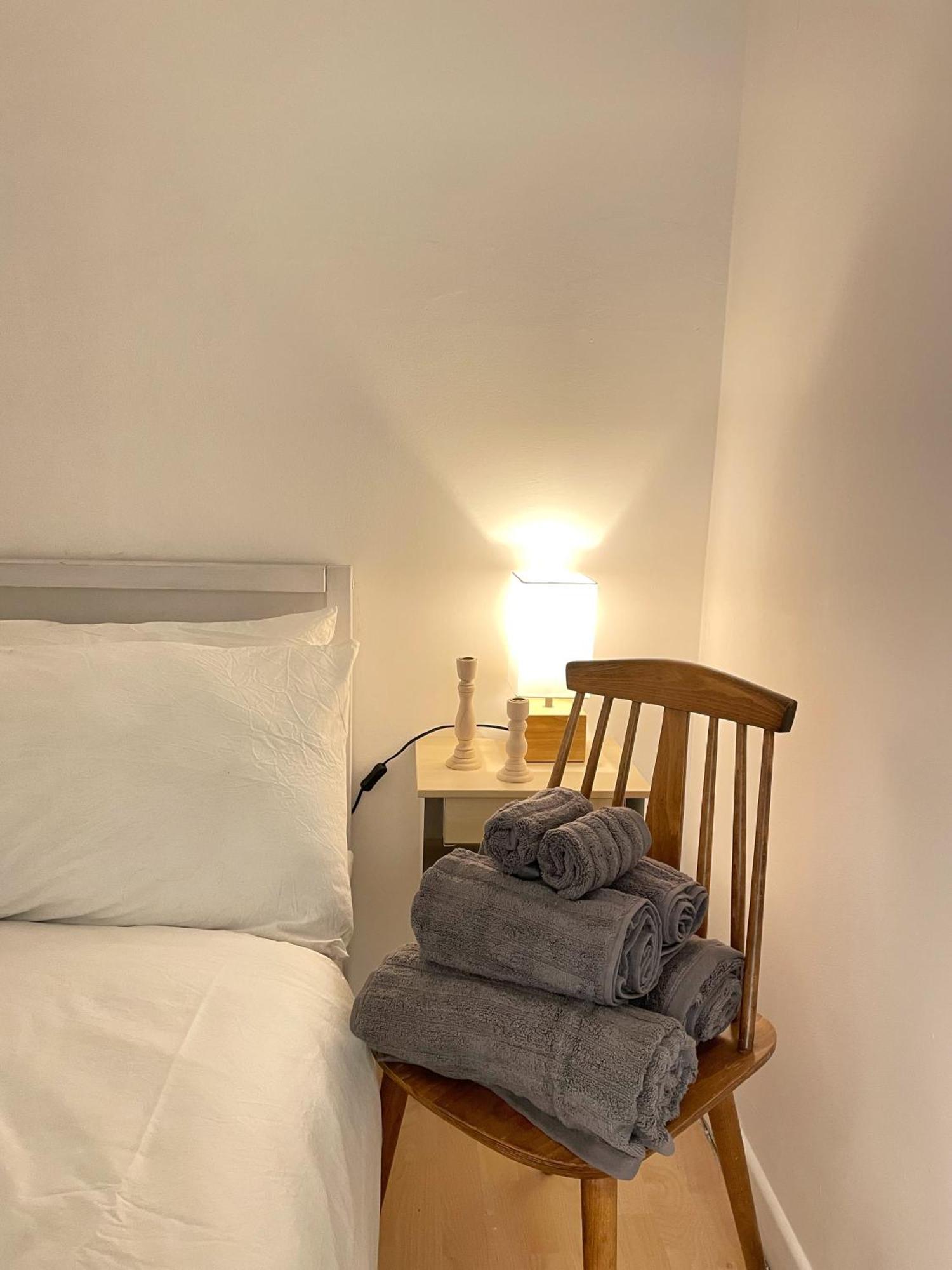 Homestay Canary Wharf Waterside Flat *
