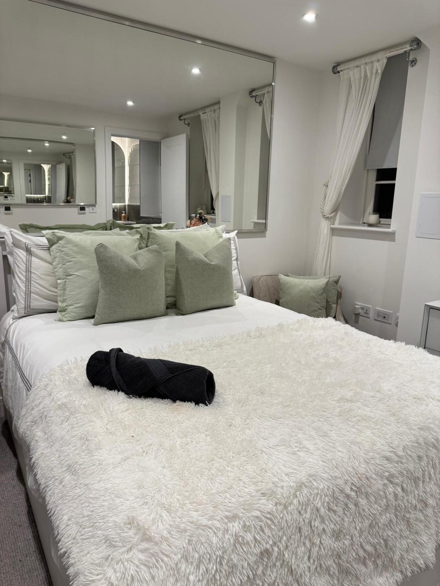 High Luxury Flat For 6 People Close To Earl's Court Zone 1 Apartment