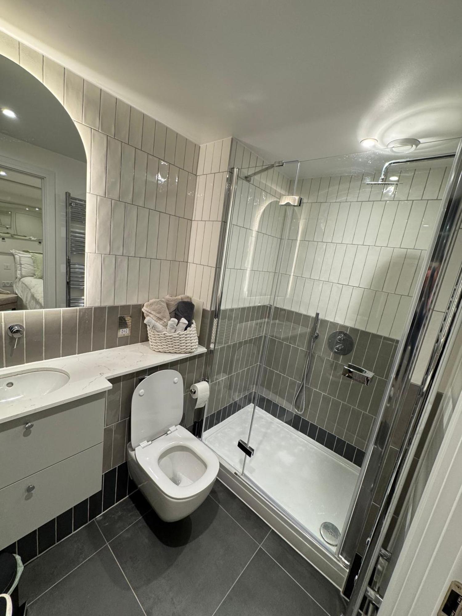 High Luxury Flat For 6 People Close To Earl's Court Zone 1 Apartment *