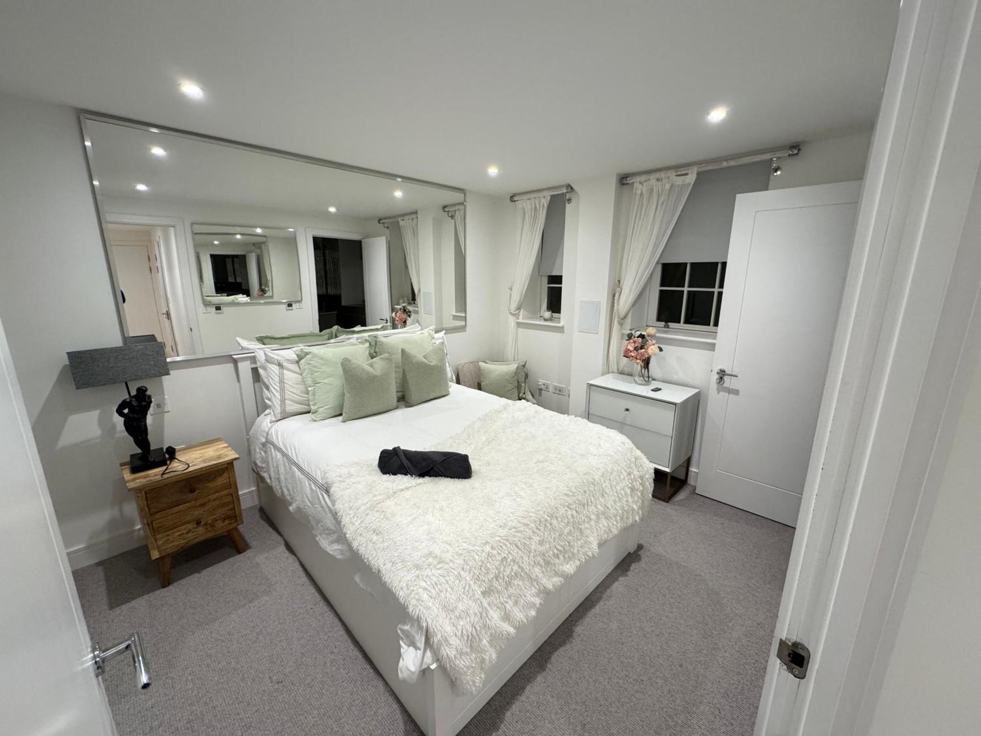 High Luxury Flat For 6 People Close To Earl's Court Zone 1 * London