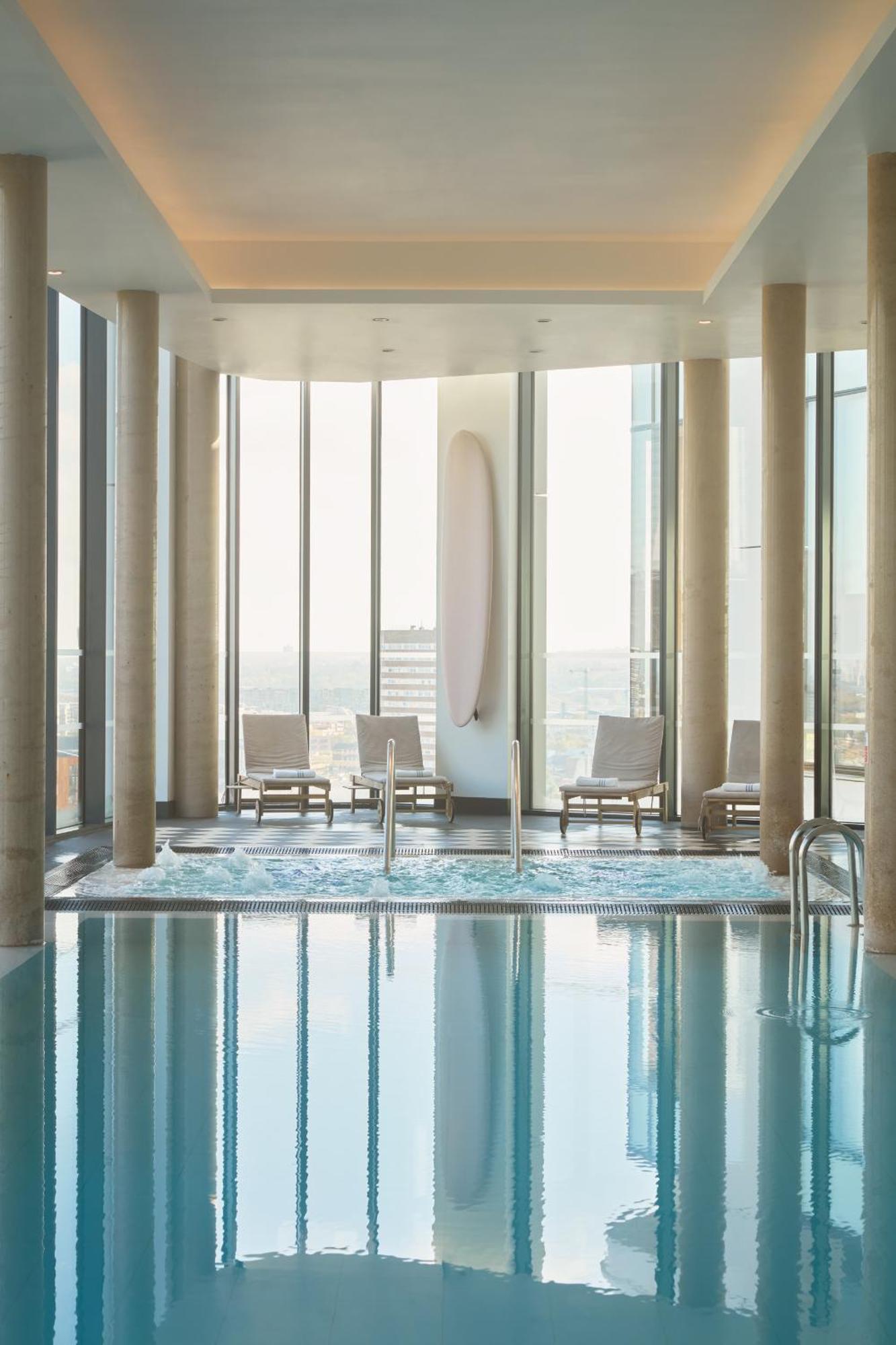 Ark Canary Wharf Aparthotel 4*
