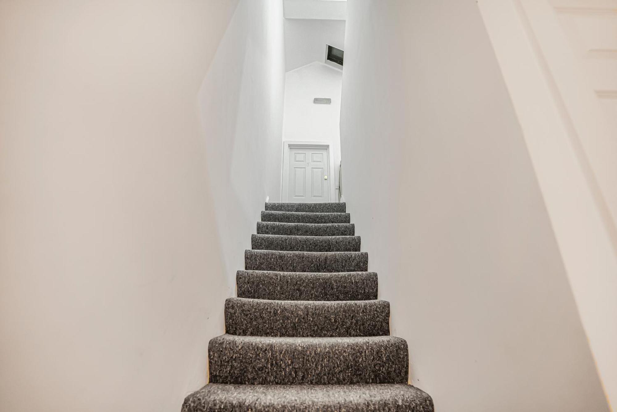 Modern With Free Wifi * London