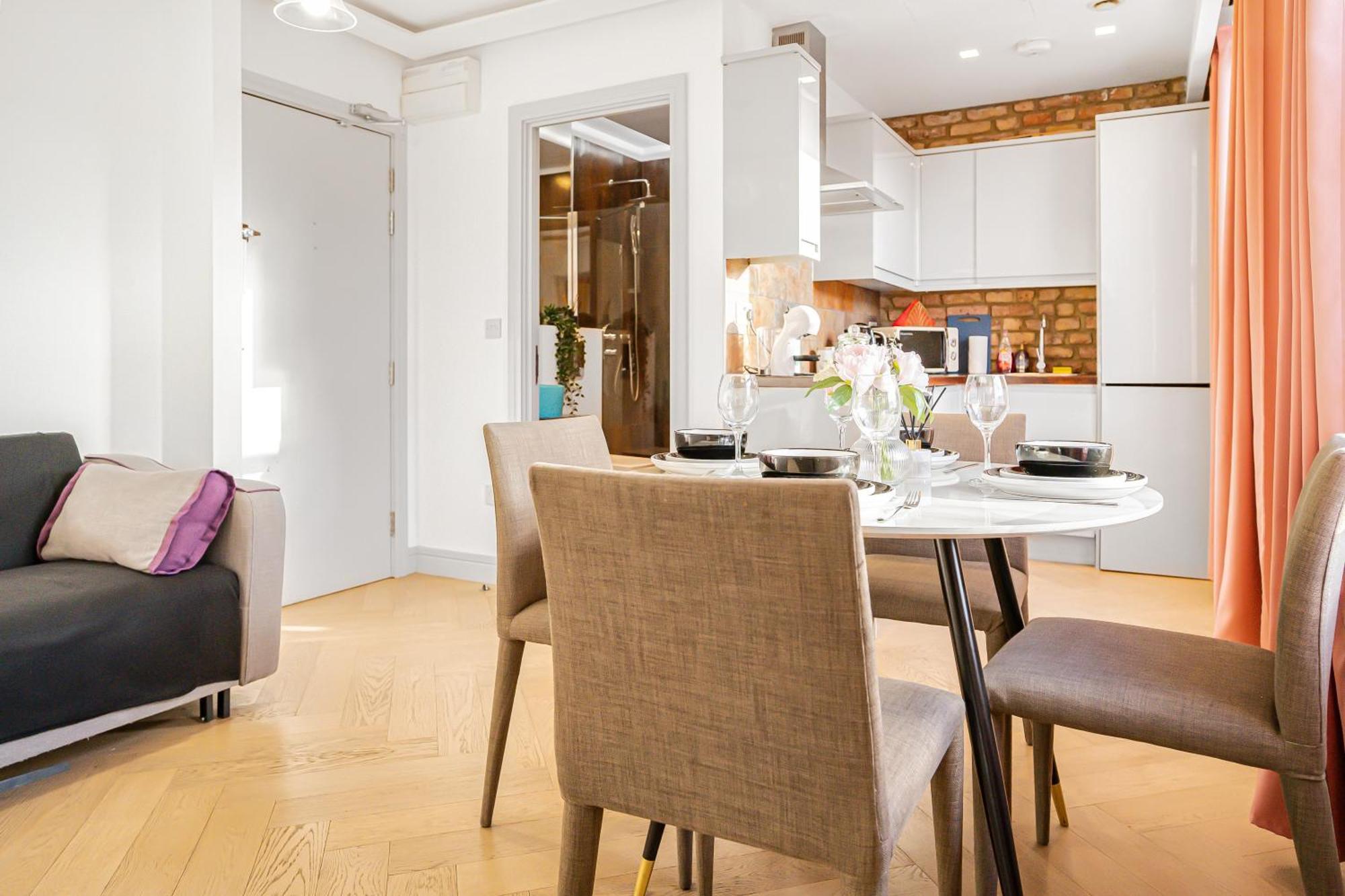 Stylish Modern By Livestay Short Lets & Serviced Nw6 Apartment