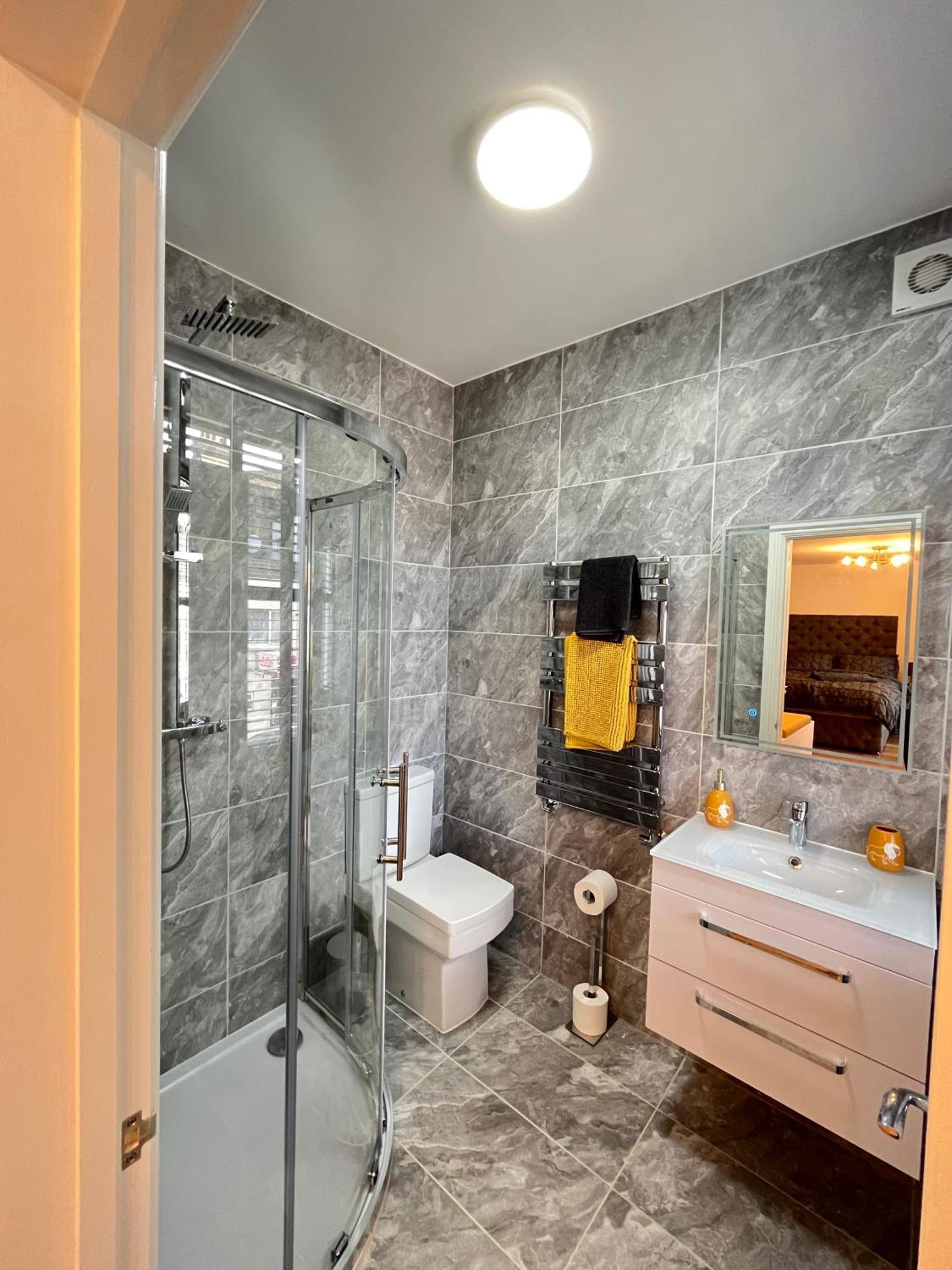 Apartment Beautiful Entire Flat In