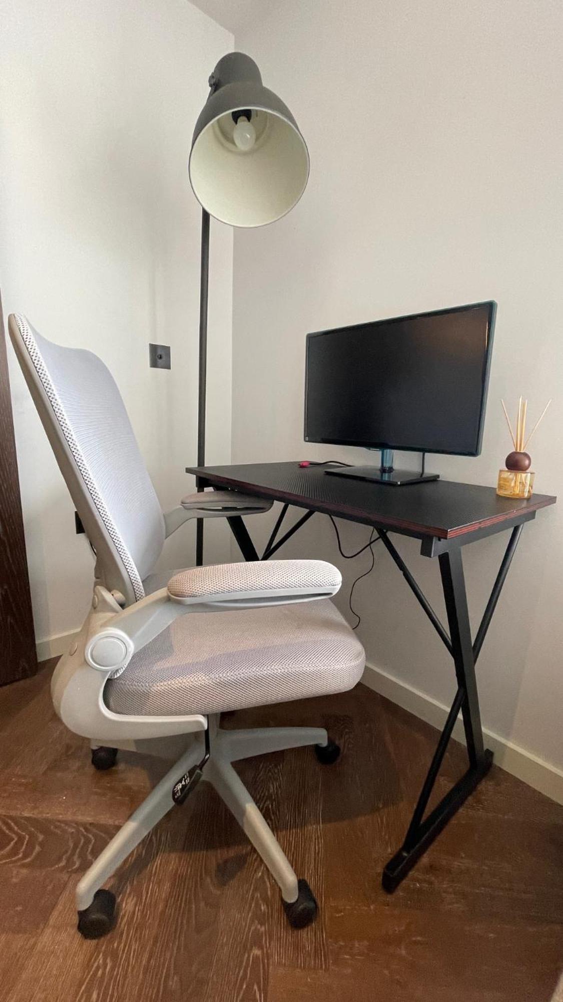 Apartment Luxury Steps From Battersea Power St And Close To Victoria & Chelsea *