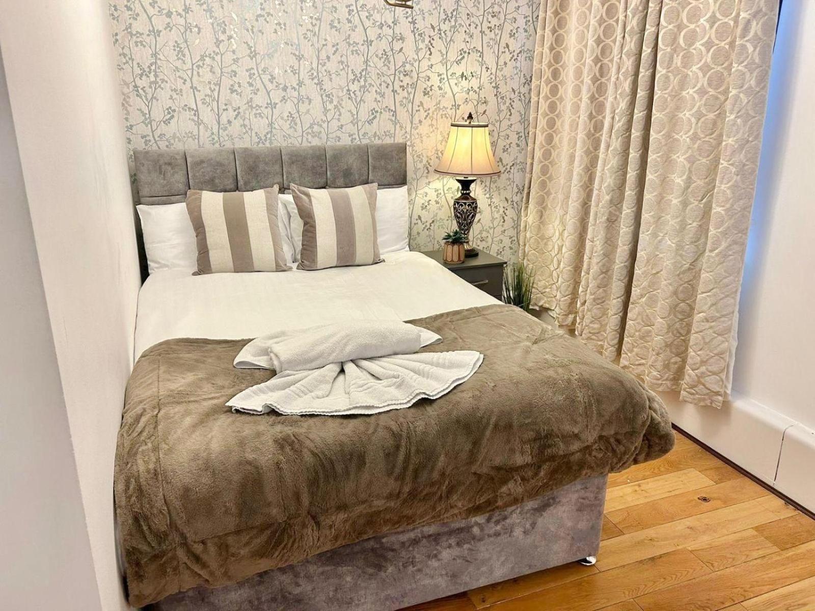 Beautiful Family Near Park Lane London
