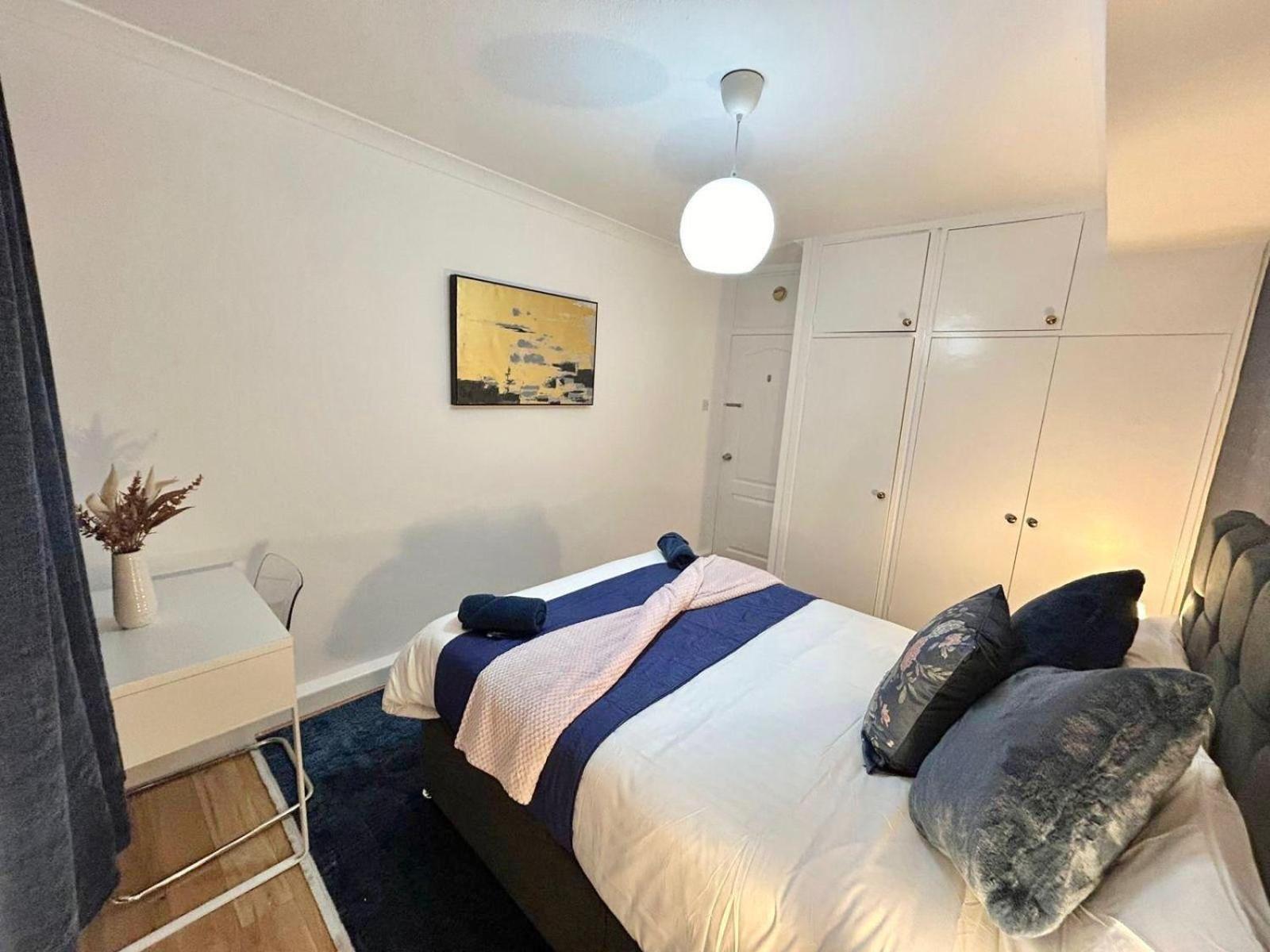 Beautiful Family Near Park Lane Apartment London