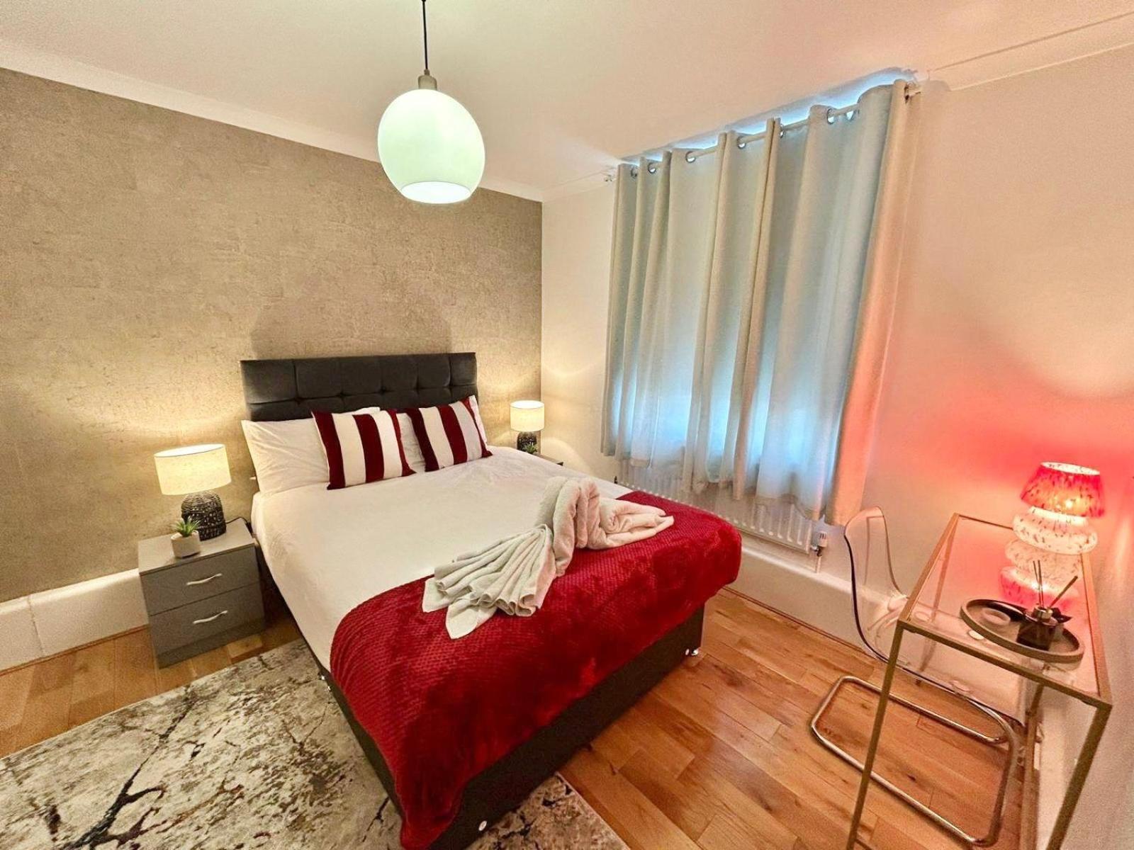 Beautiful Family Near Park Lane Apartment London