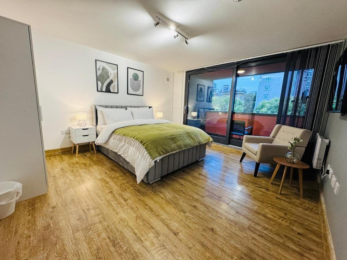 The Edge Ft2 Apartment