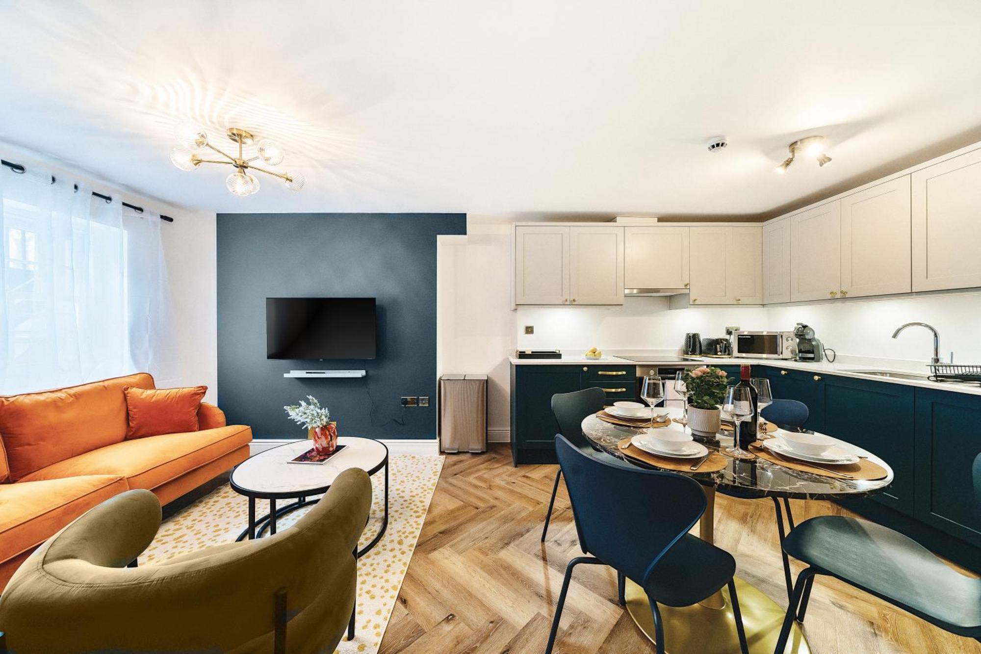 Pass The Keys Stylish Flat With Courtyard