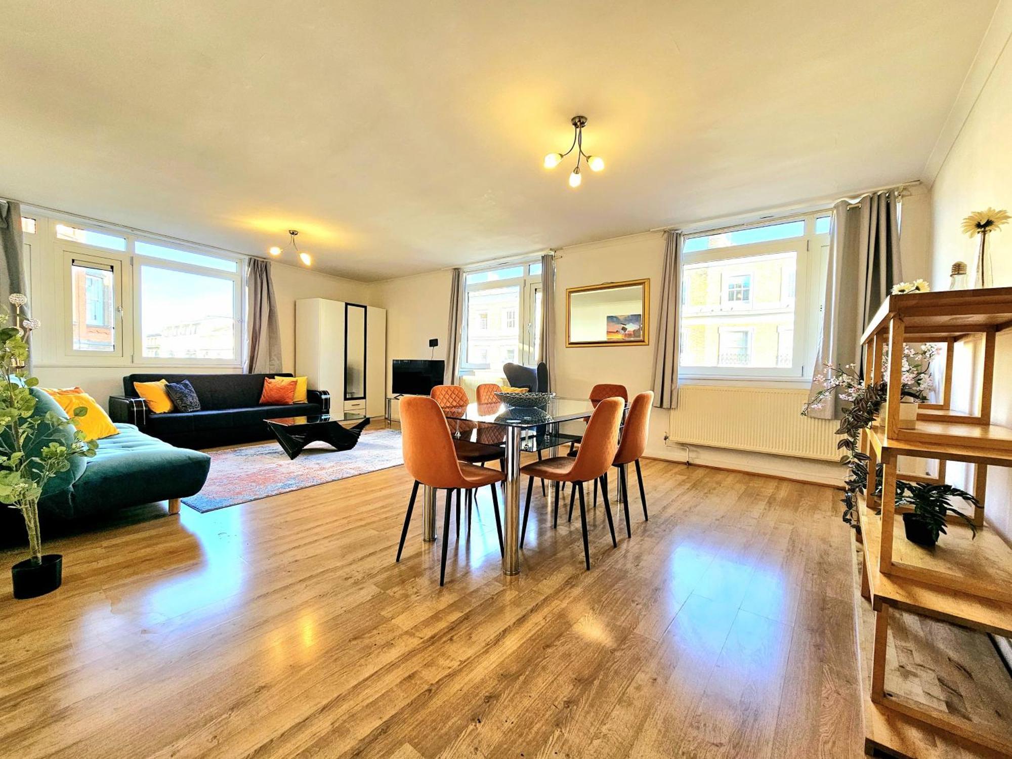 Bright & Spacious In Building With Lift, Right Next To Bayswater Station - Walk To Kensington Palace, Hyde Park, Little Venice & Notting Hill *