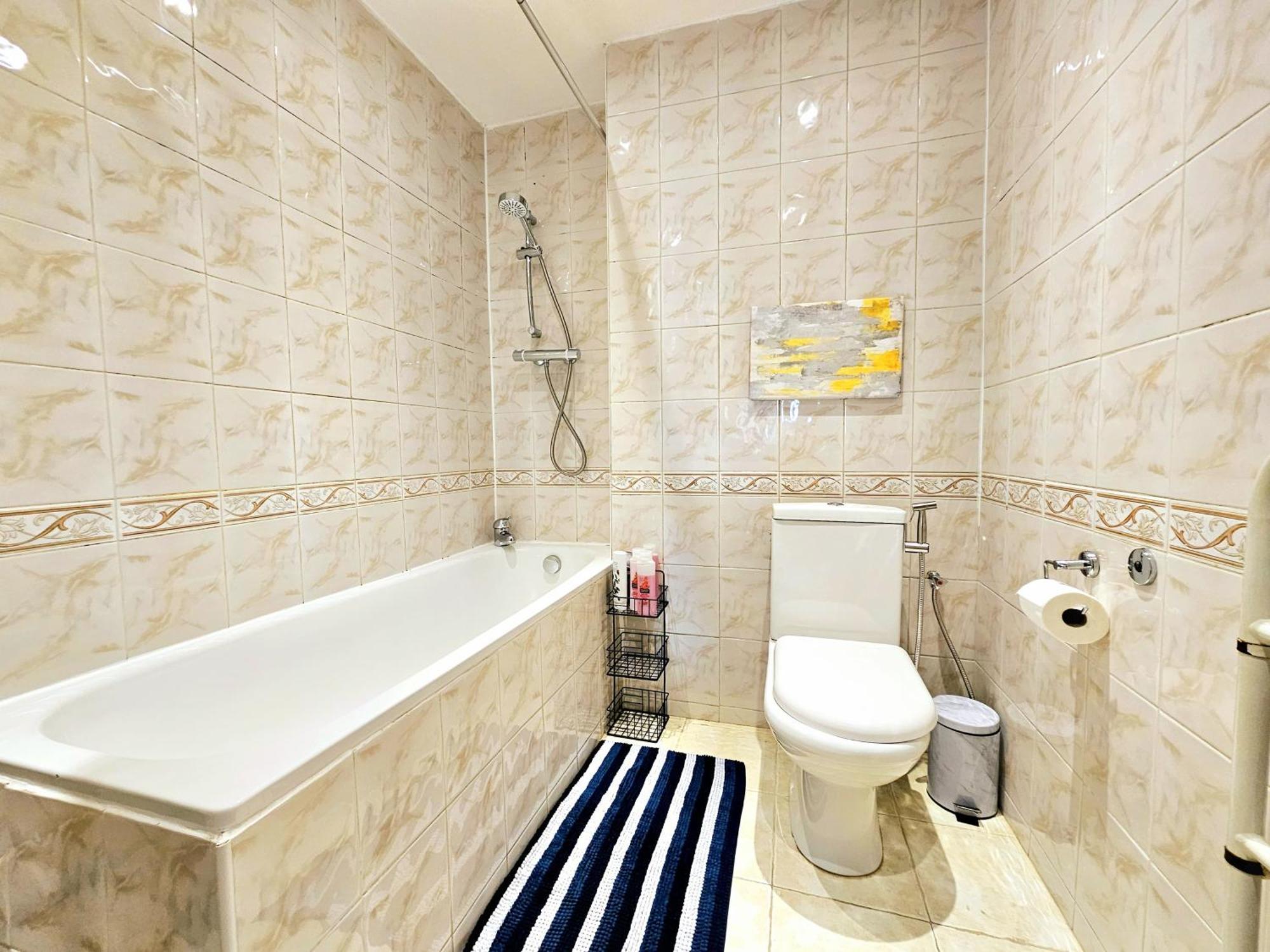Bright & Spacious In Building With Lift, Right Next To Bayswater Station - Walk To Kensington Palace, Hyde Park, Little Venice & Notting Hill * Londres