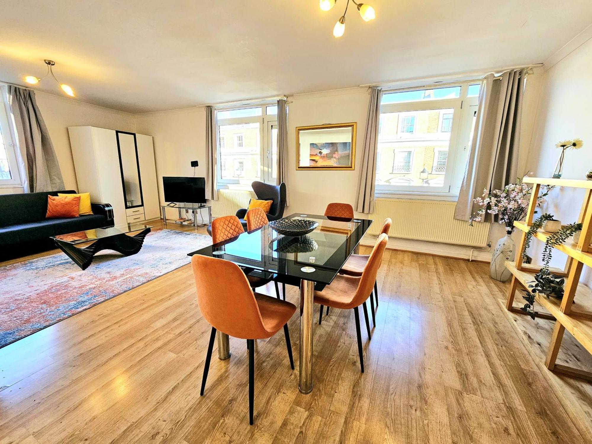 Bright & Spacious In Building With Lift, Right Next To Bayswater Station - Walk To Kensington Palace, Hyde Park, Little Venice & Notting Hill