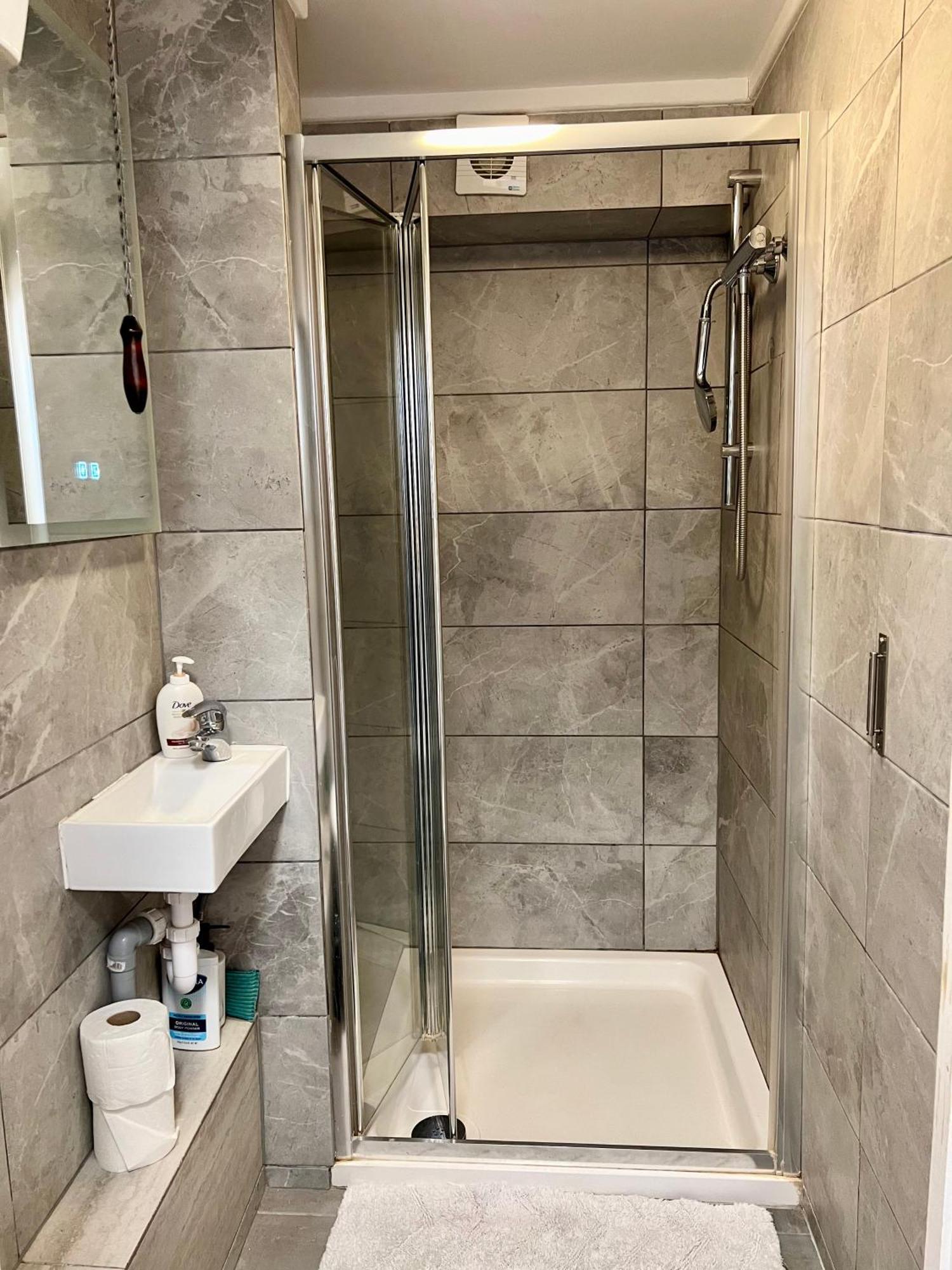 Flat In Victorian West Kensington Mansion Apartment *