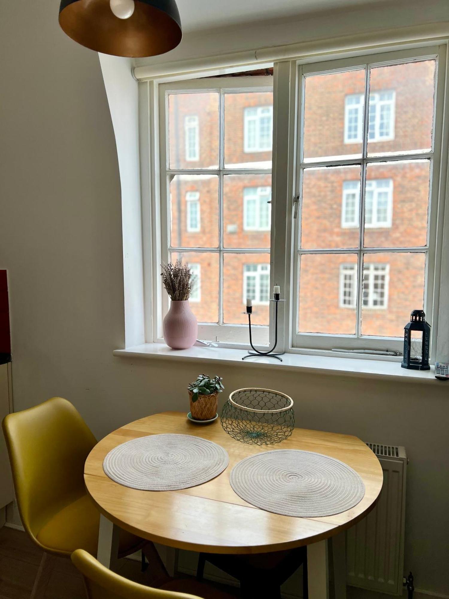 Flat In Victorian West Kensington Mansion * London