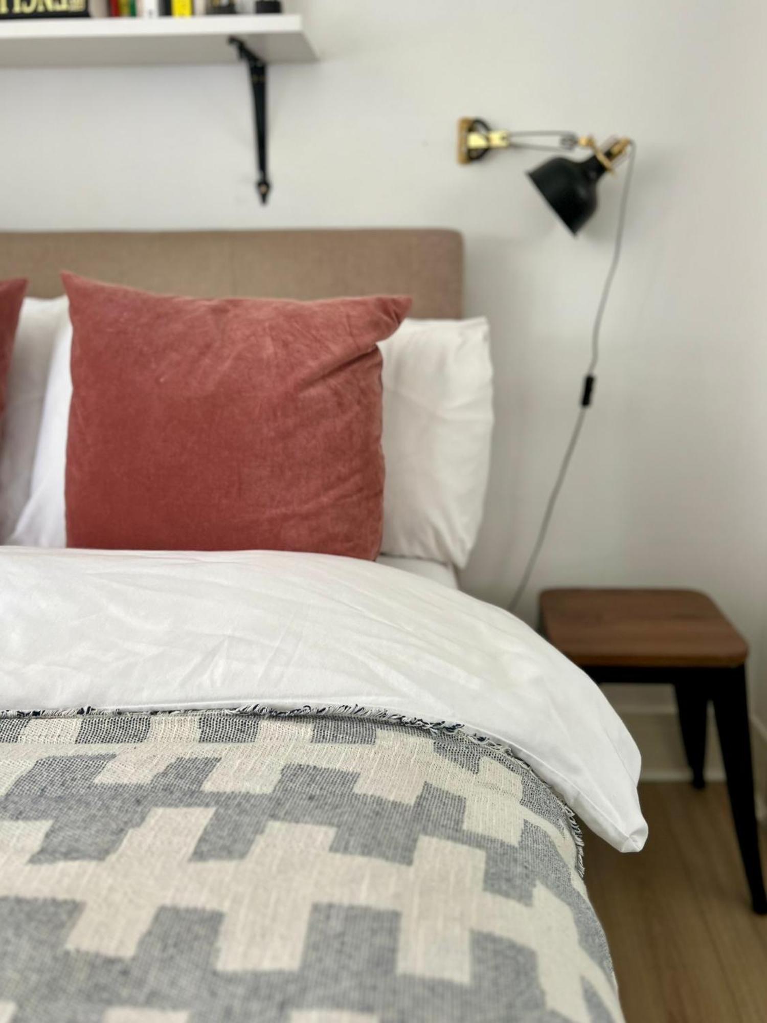 Flat In Victorian West Kensington Mansion Apartment