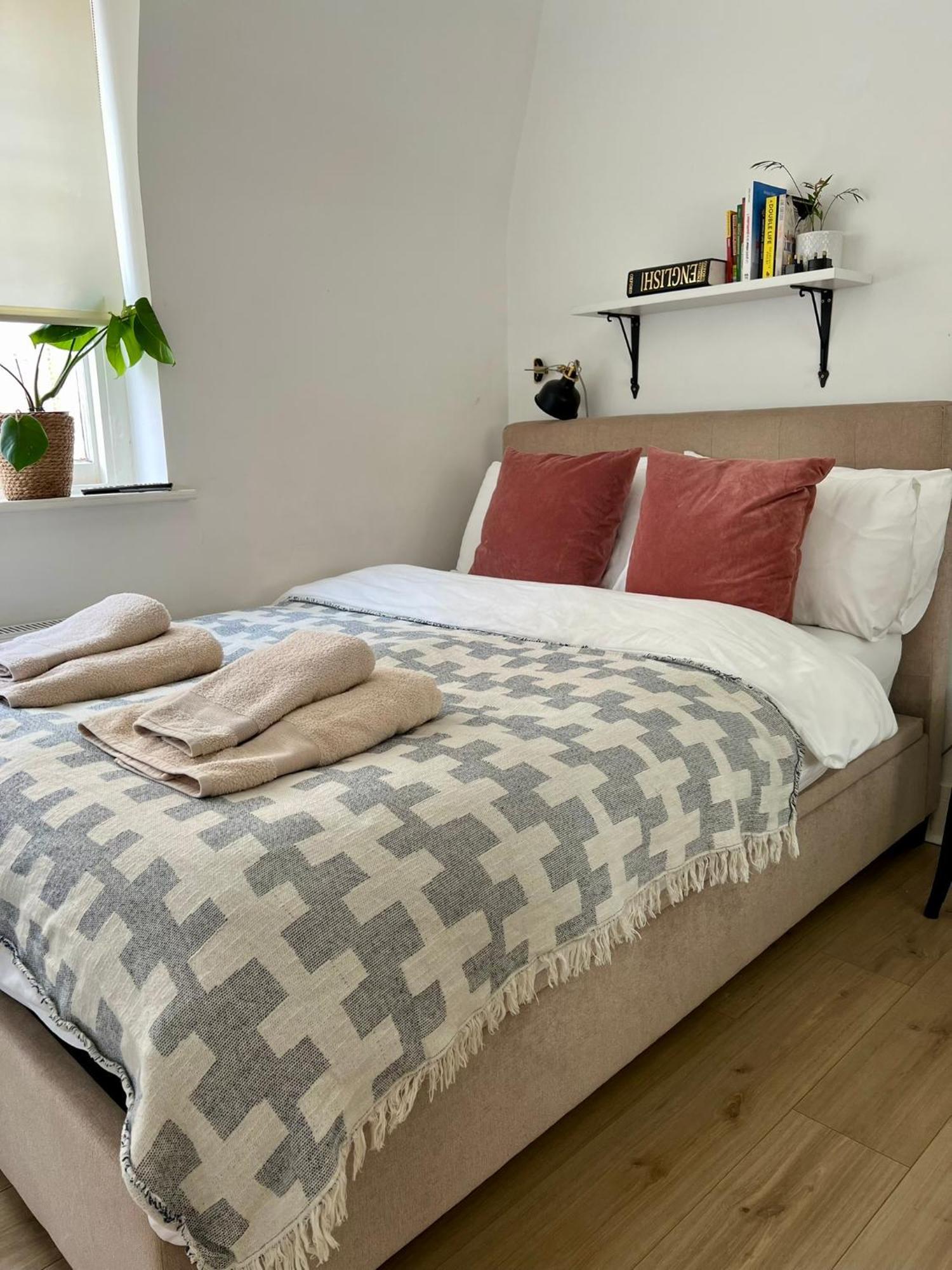 Apartment Flat In Victorian West Kensington Mansion *