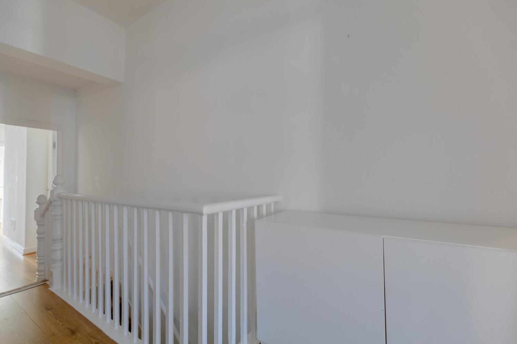 Apartment Spacious 2bd Flat Short Walk From Excel *