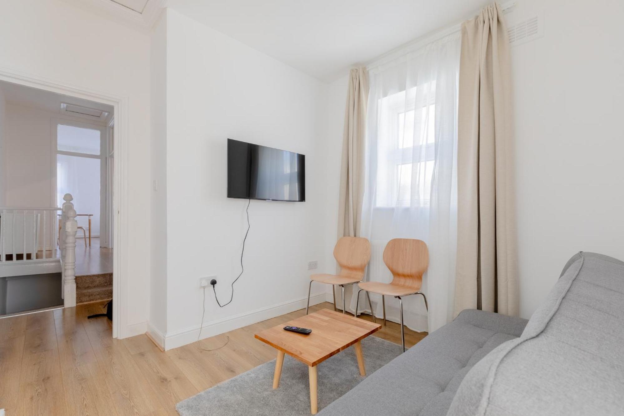 Apartment Spacious 2bd Flat Short Walk From Excel