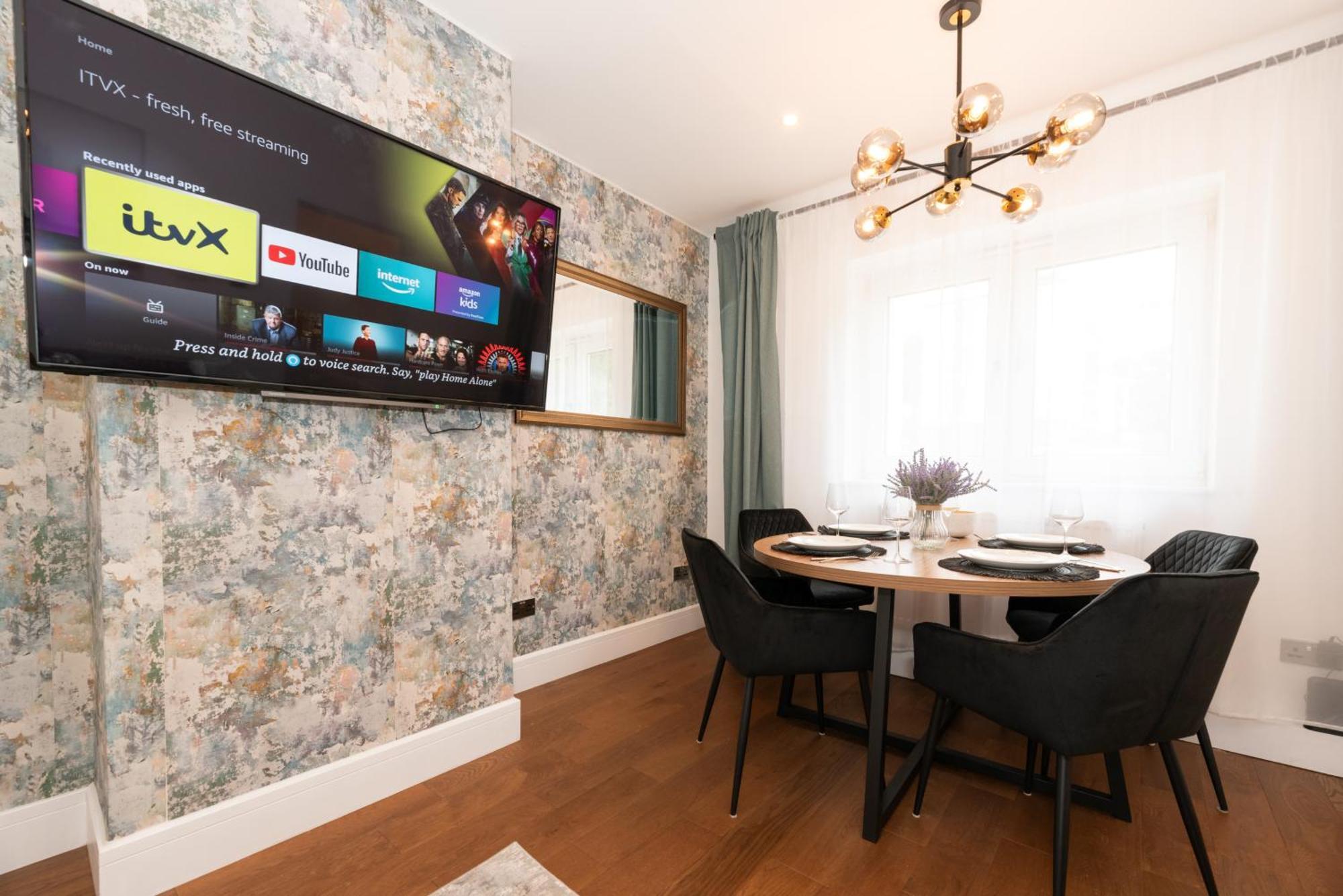 Stylish & Elegant 2-br Flat In Greenwich Apartment