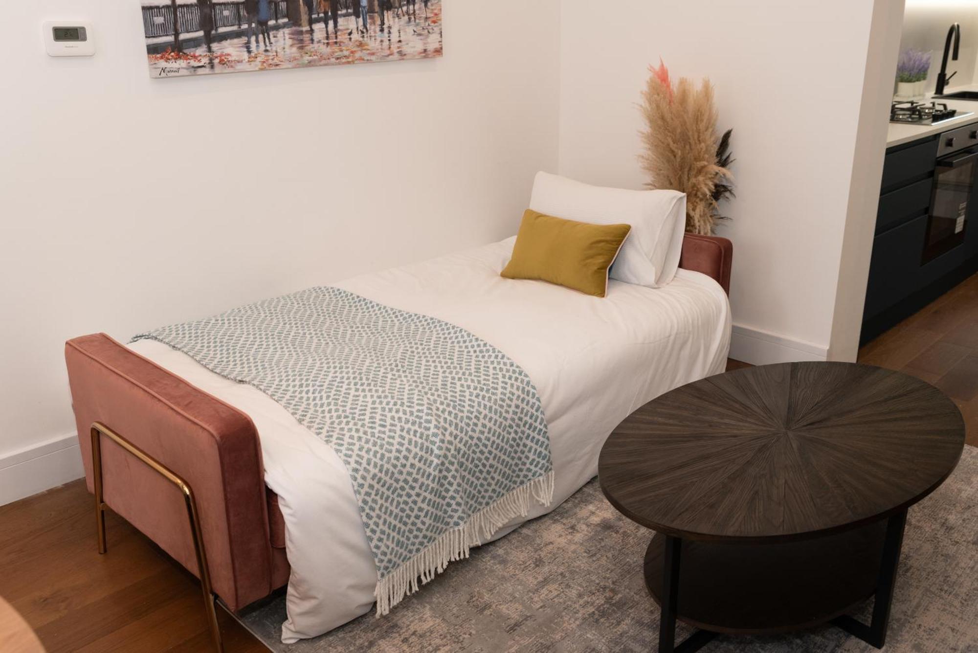 Stylish & Elegant 2-br Flat In Greenwich *