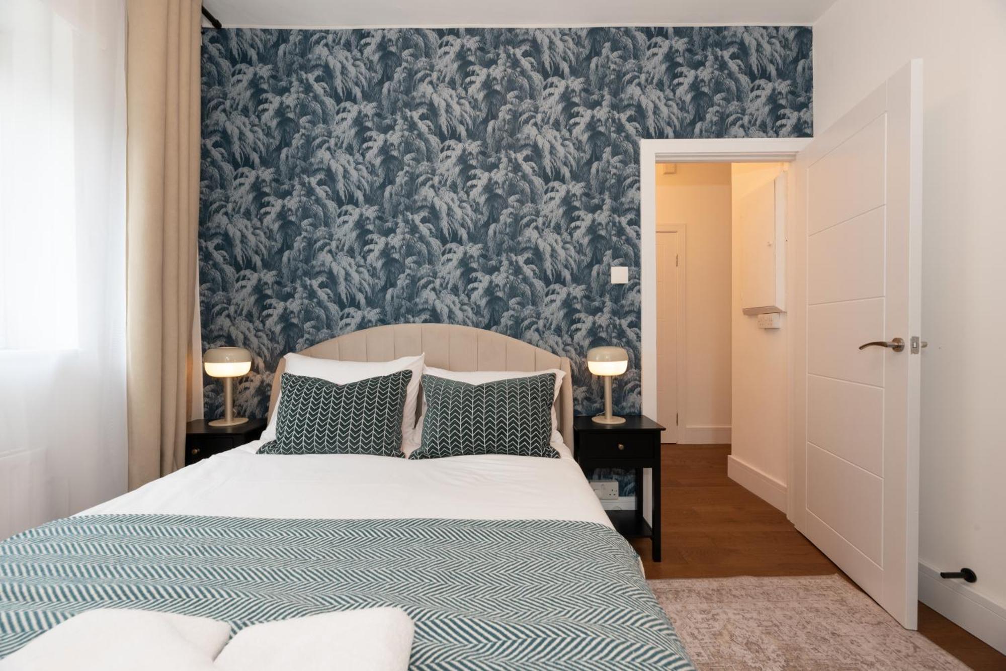 Stylish & Elegant 2-br Flat In Greenwich Apartment