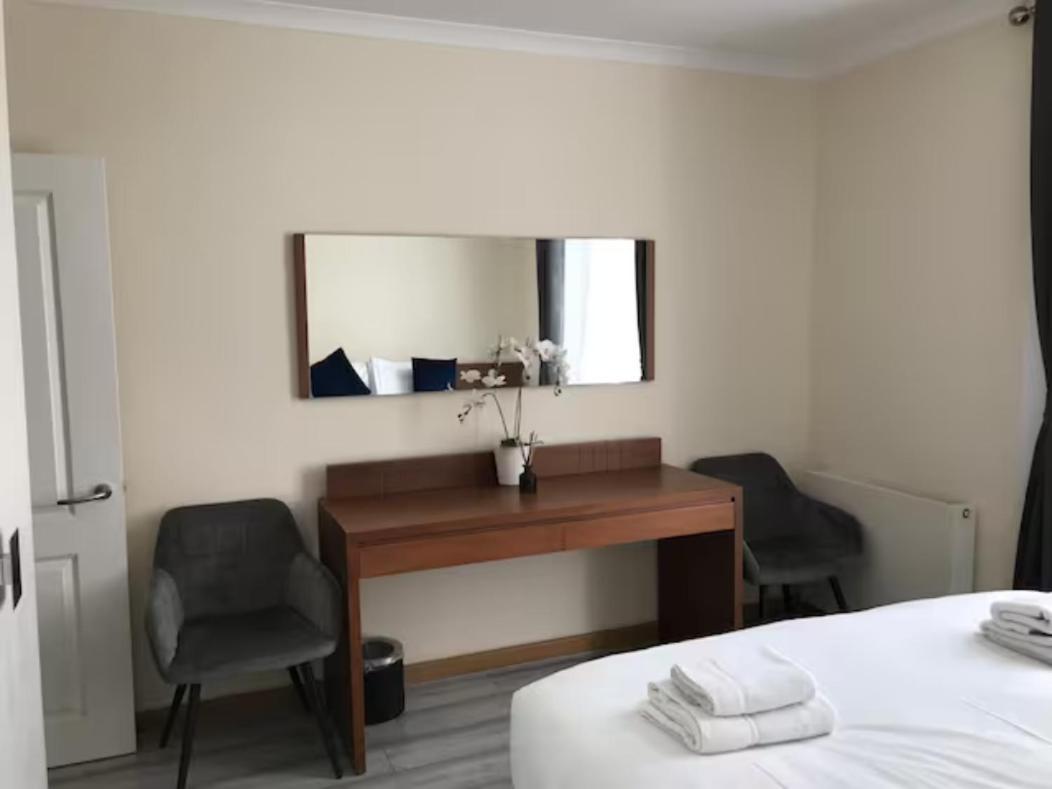 Blue Star Apartment *