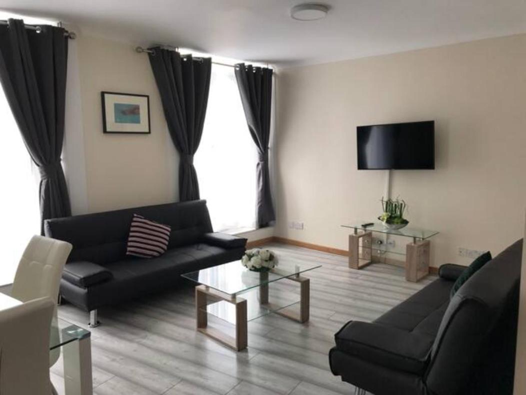 Blue Star Apartment