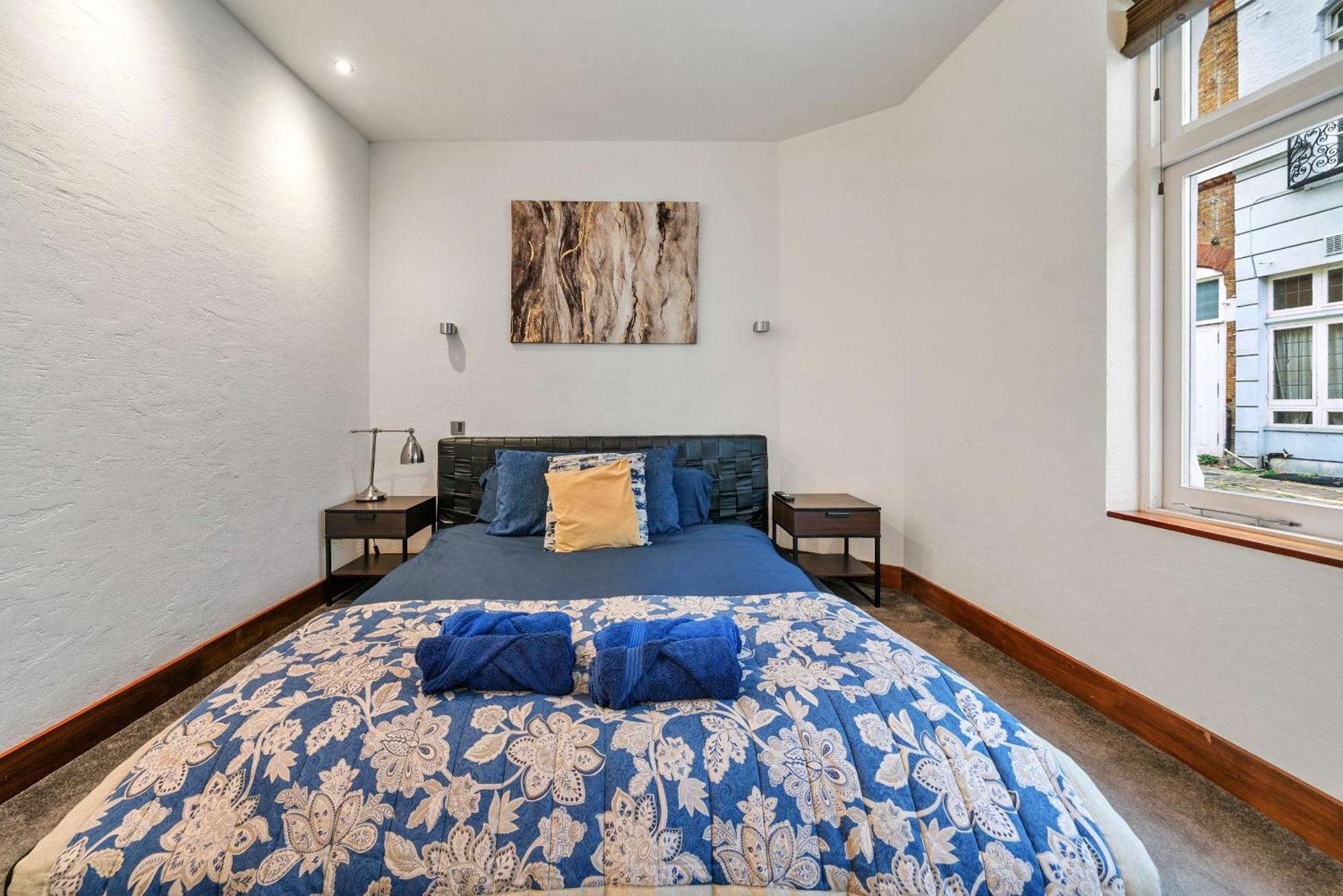 Finest Retreats - Kensington Apartment