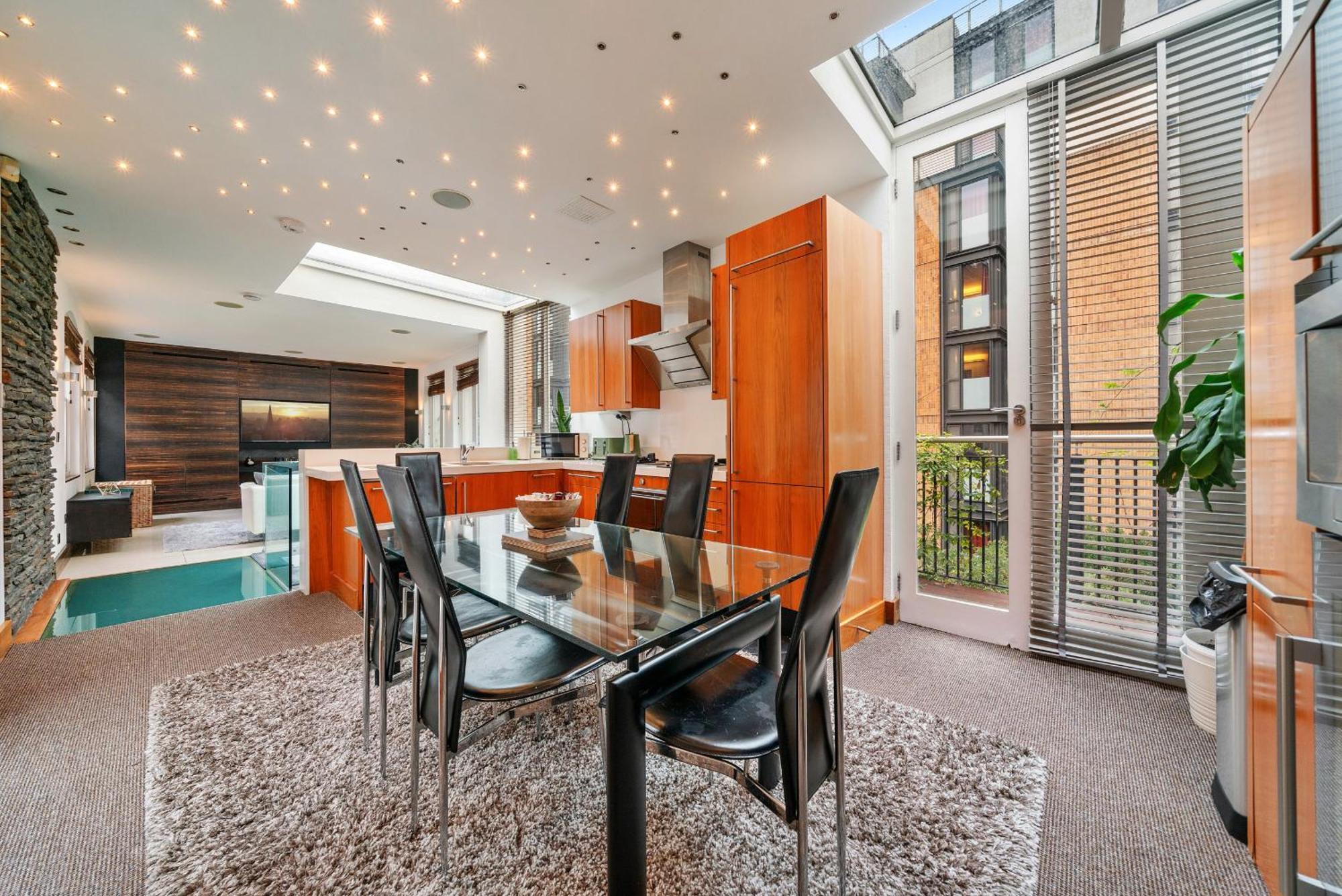 Finest Retreats - Kensington Apartment *