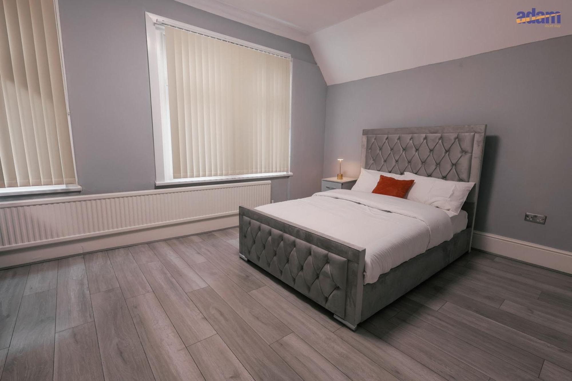 Adam Short Bed & Breakfast *