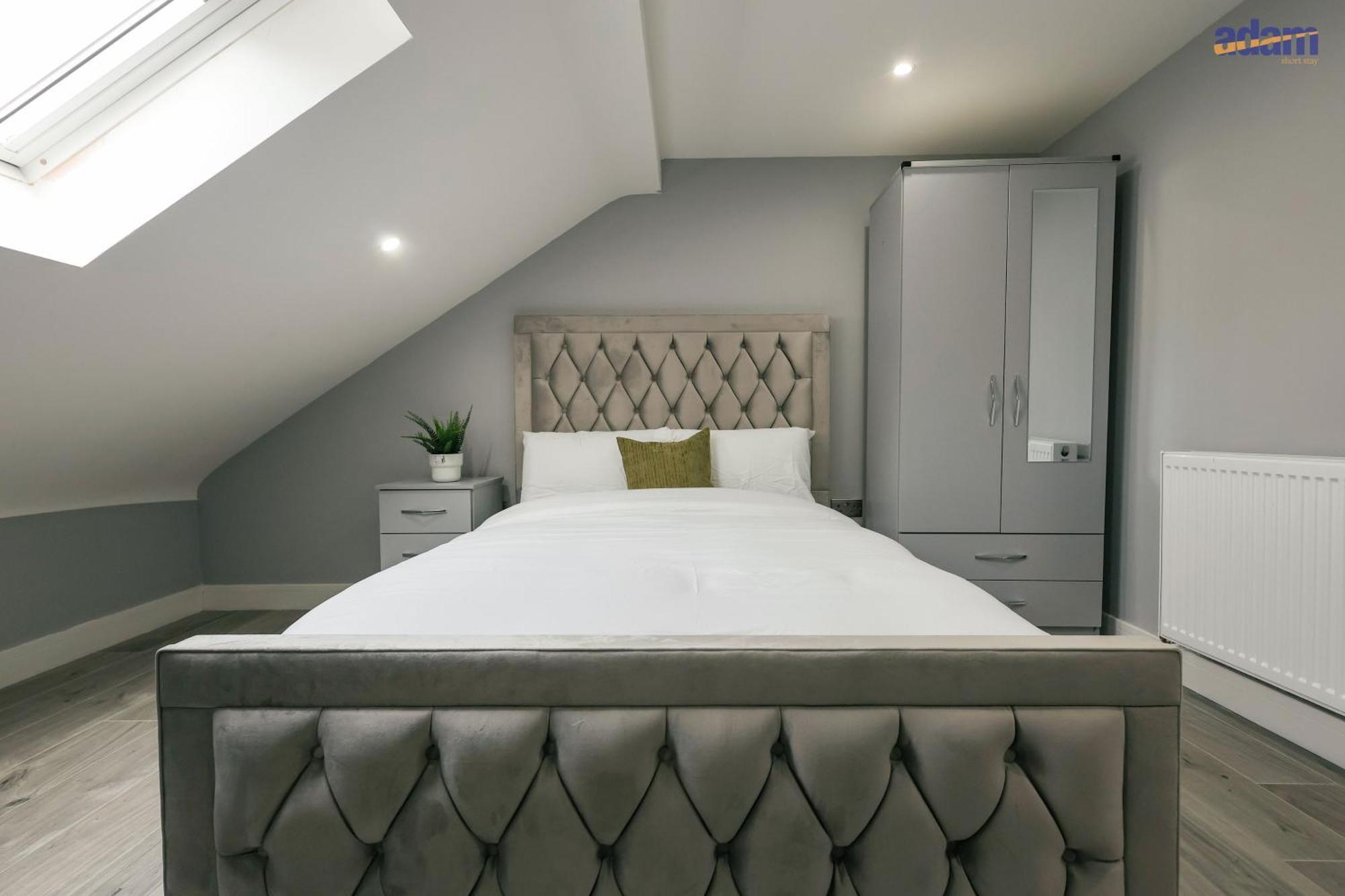 Bed & Breakfast Adam Short London