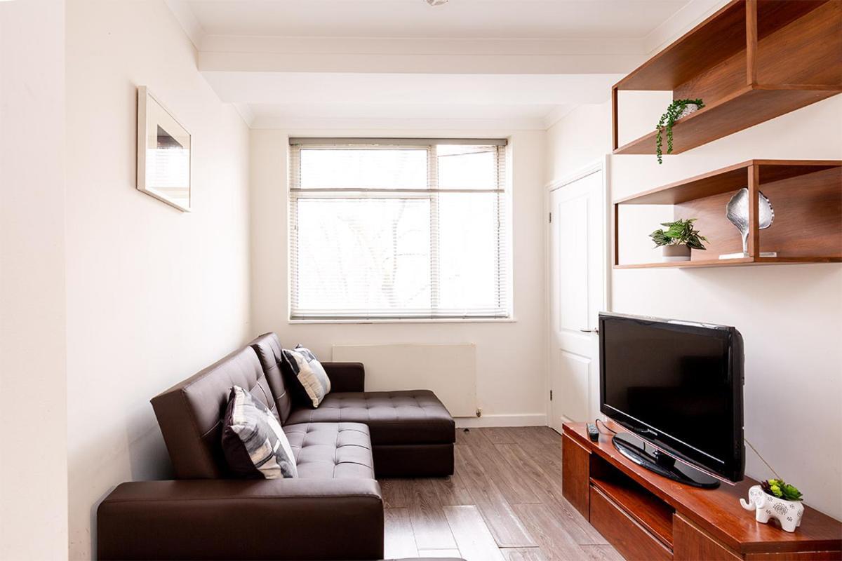 Blue Star Apartment