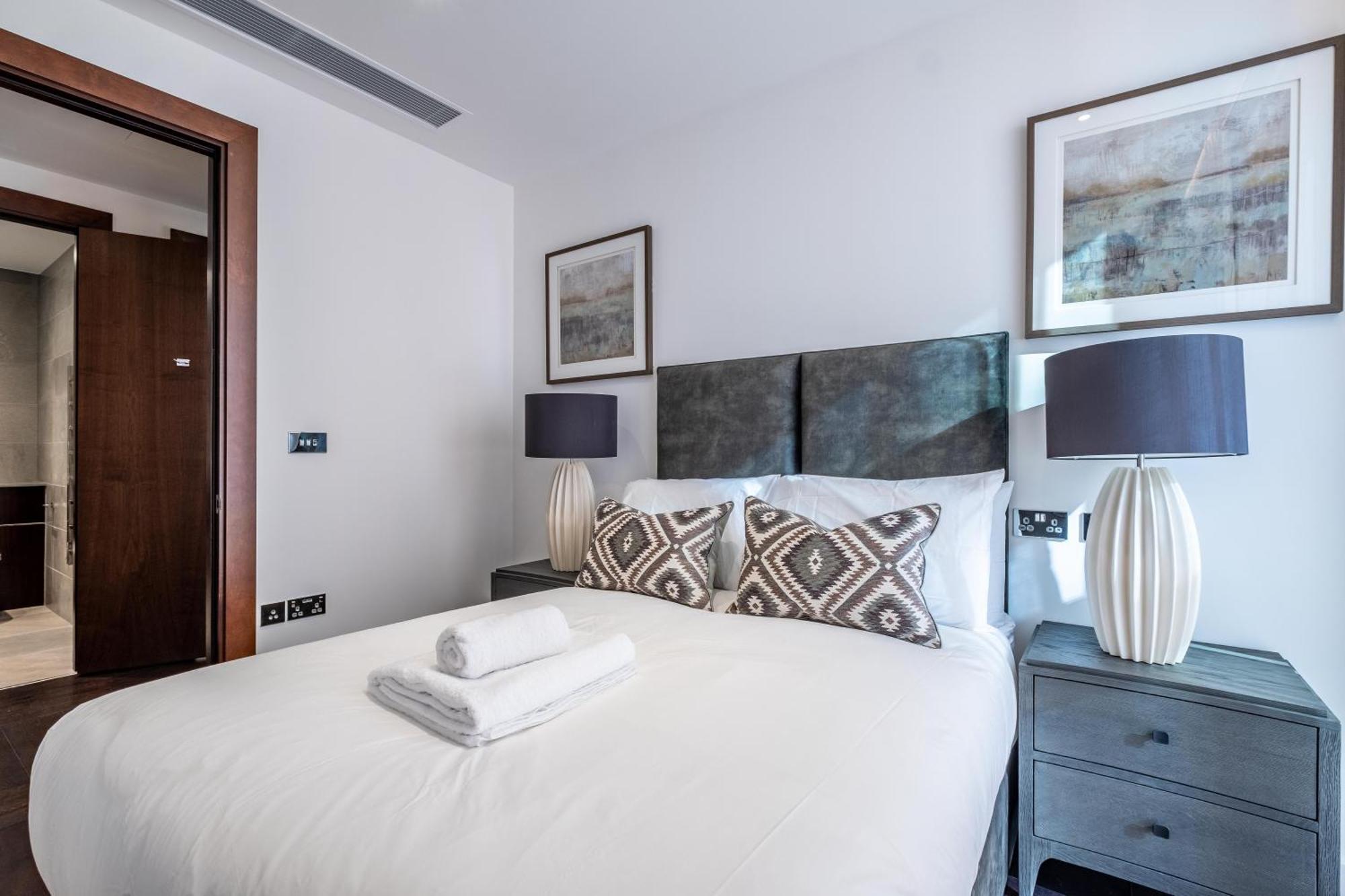 Thornes House Apartment