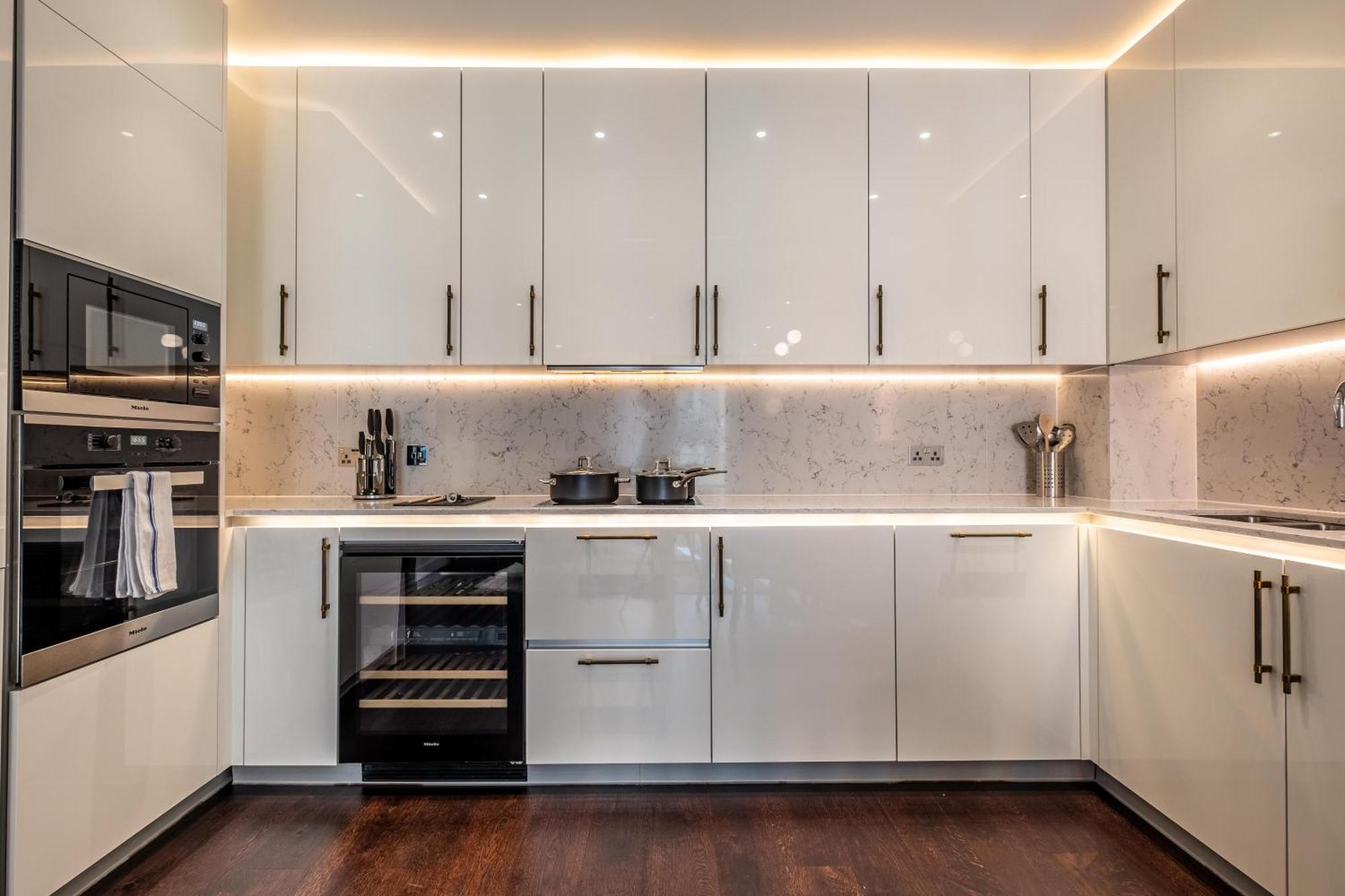 Thornes House Apartment