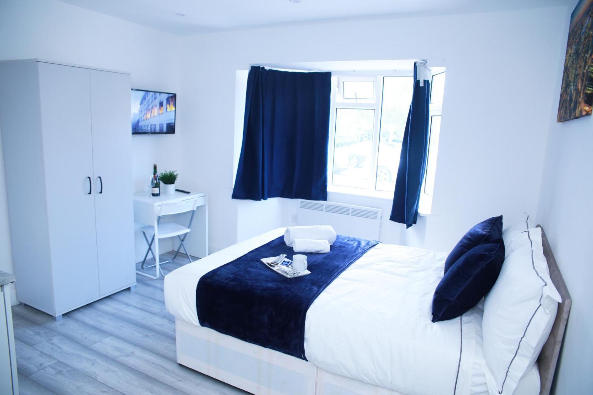 Apartment Lovely With Free Parking On Premises. London