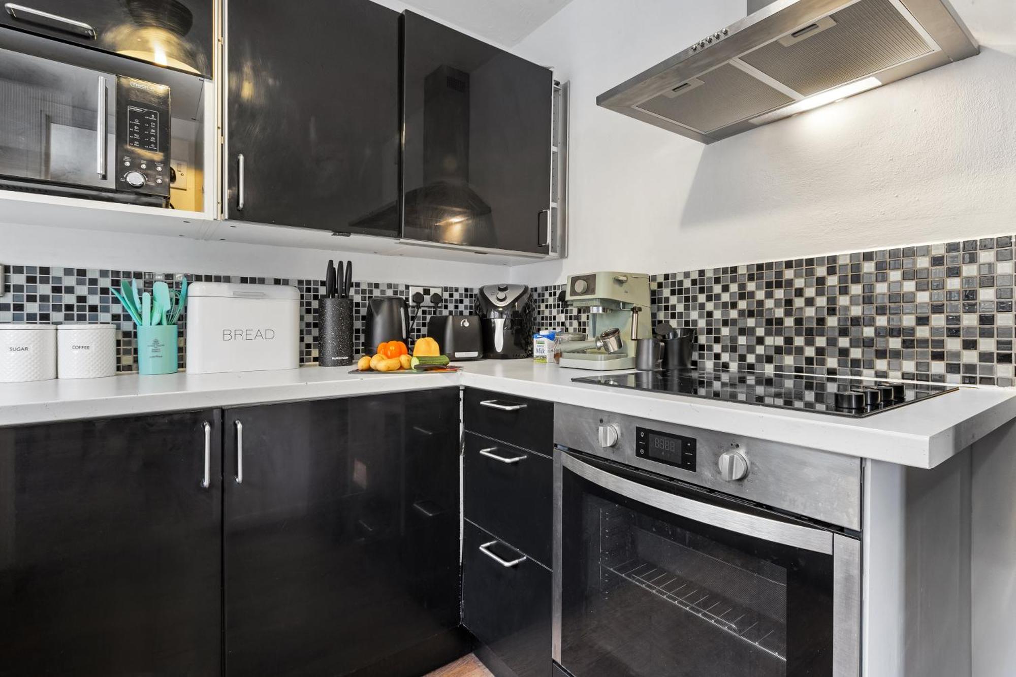 Quirky Canary 2bed, Free Parking, Smart Tv & Games * London