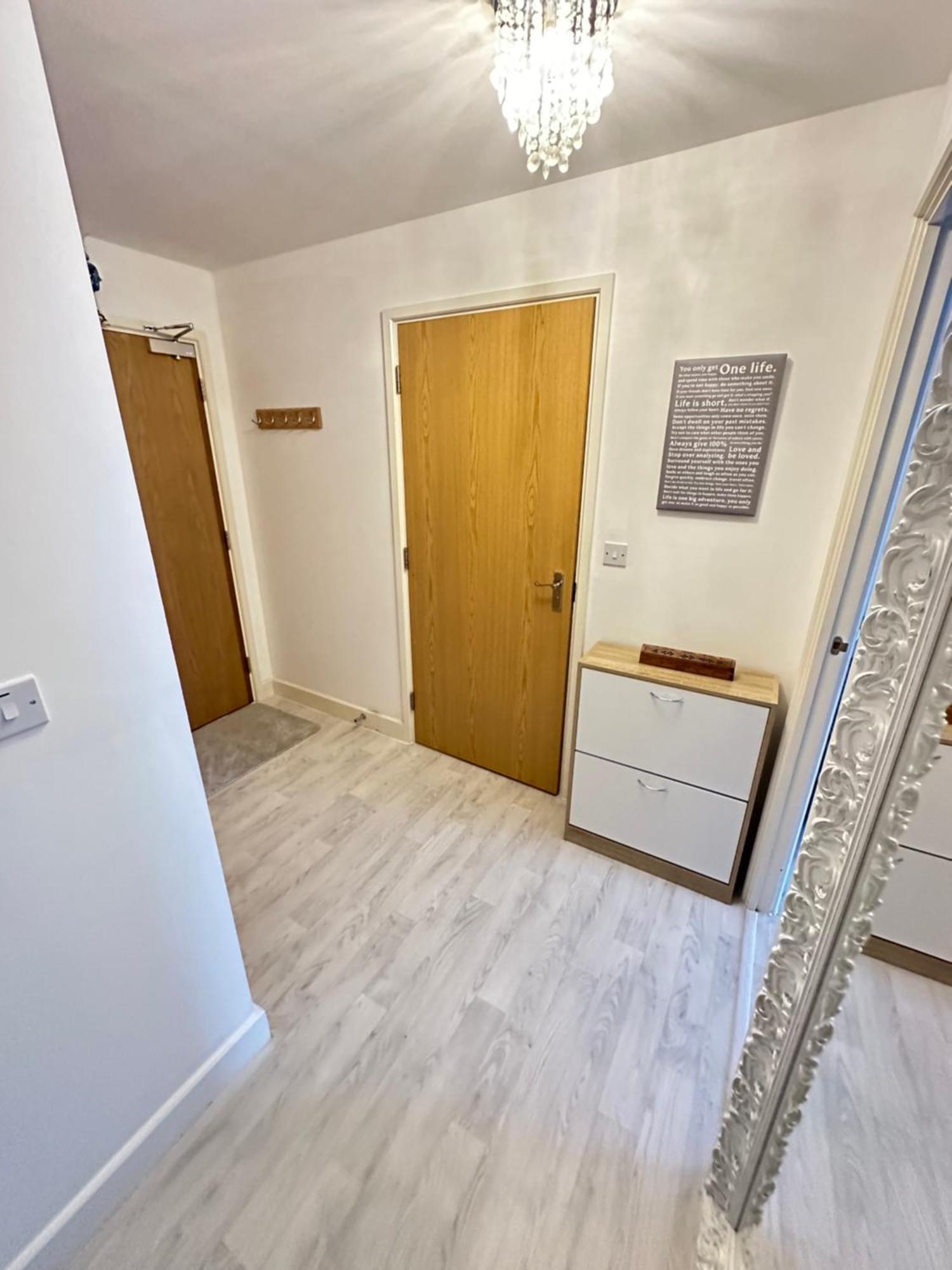Flat In - Excel,o2,city Airport Apartment