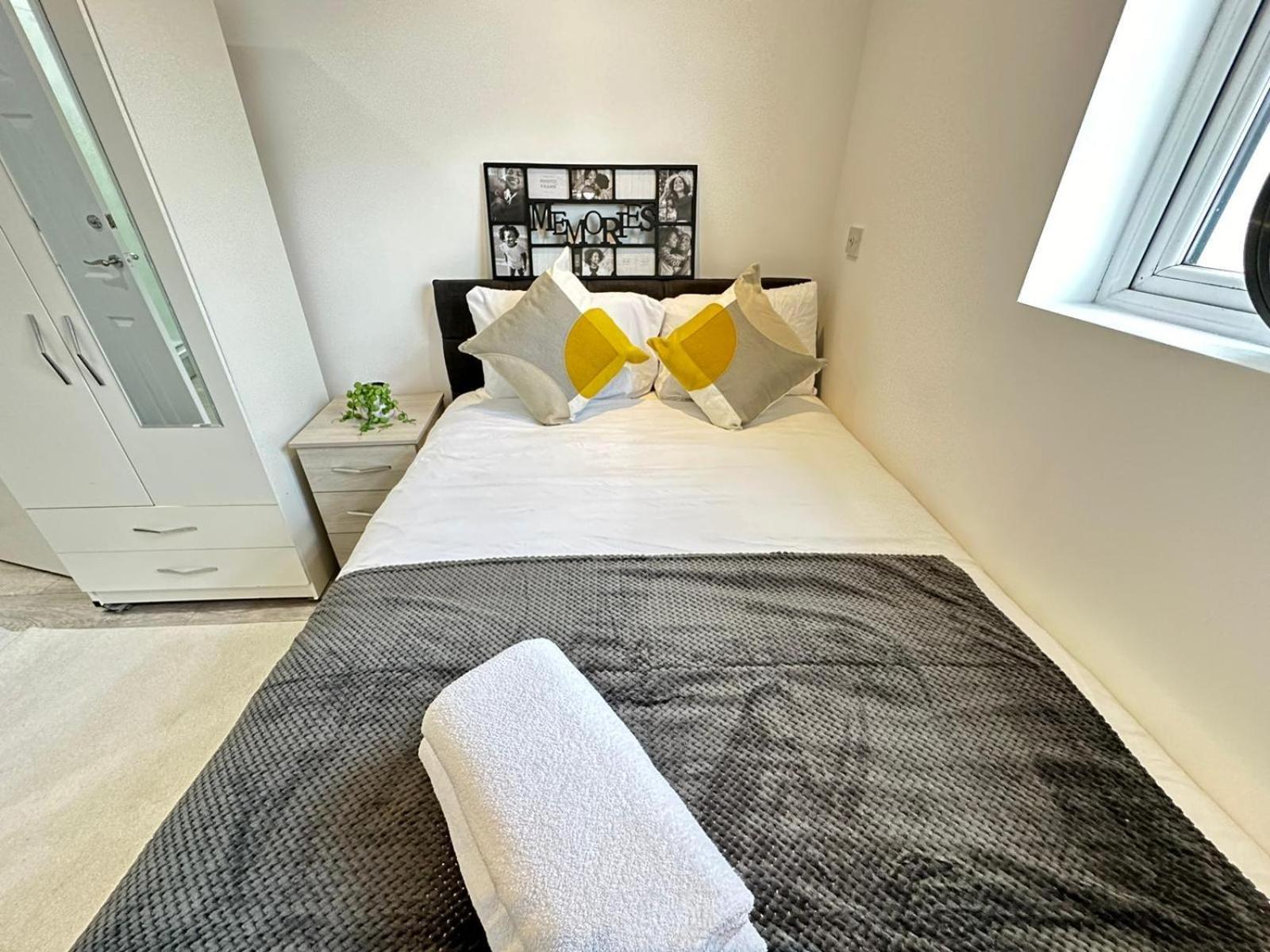 Comfortable Near Central Apartment