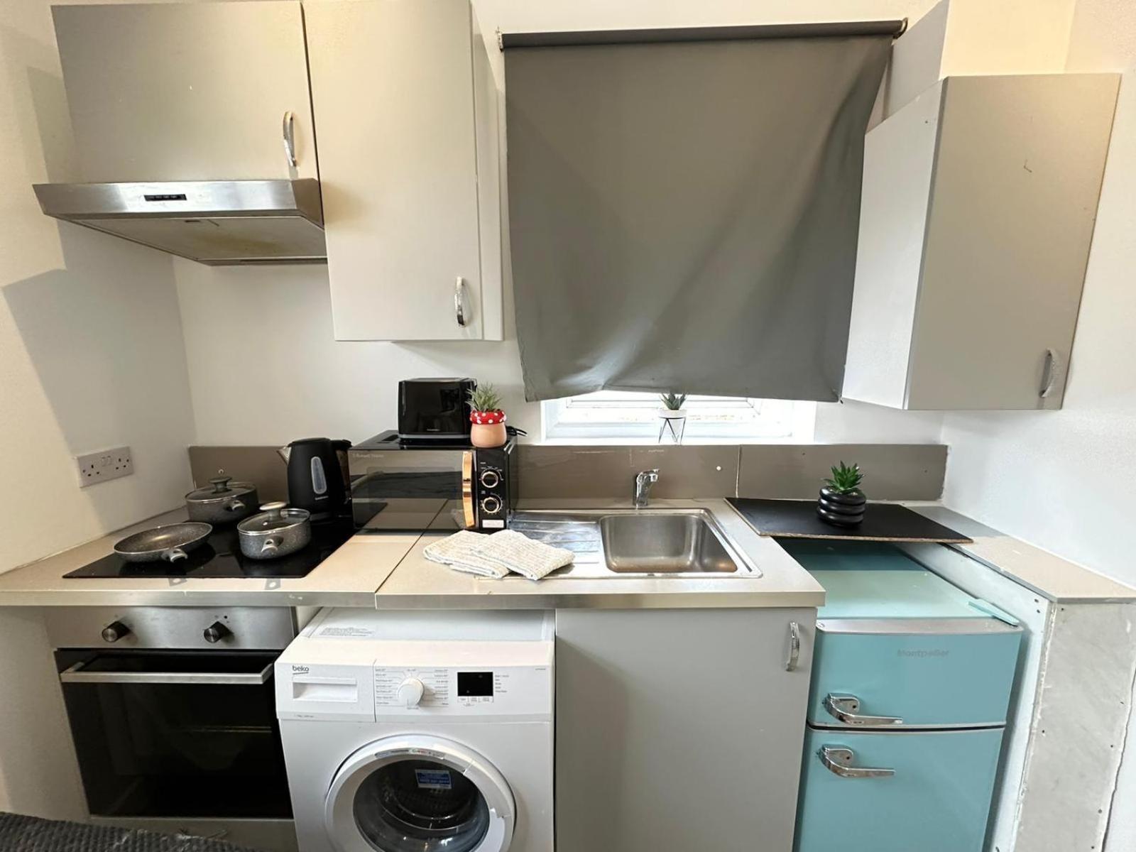 Comfortable Near Central Apartment *