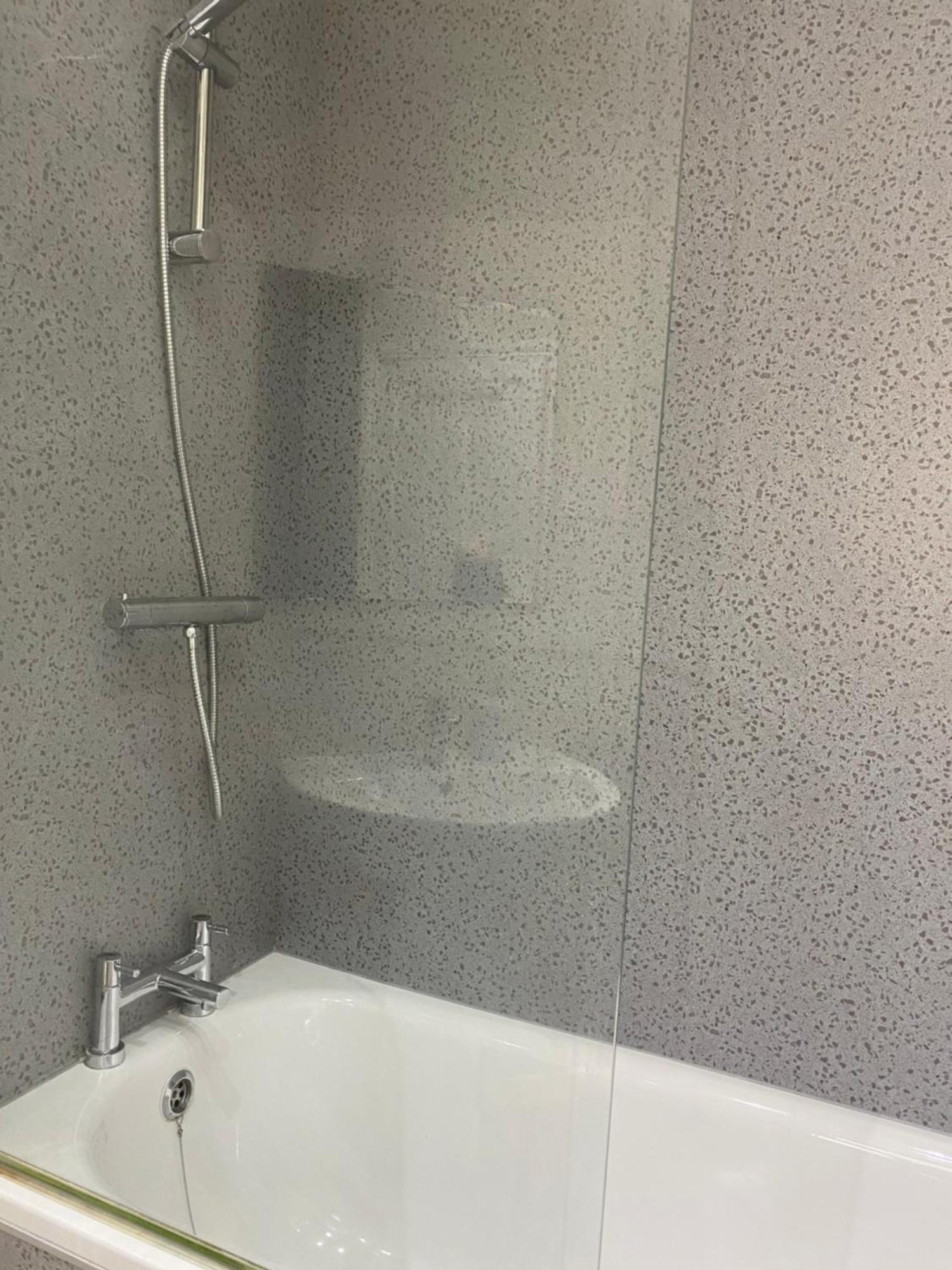 Flat Next To Westfield Shopping Centre * London
