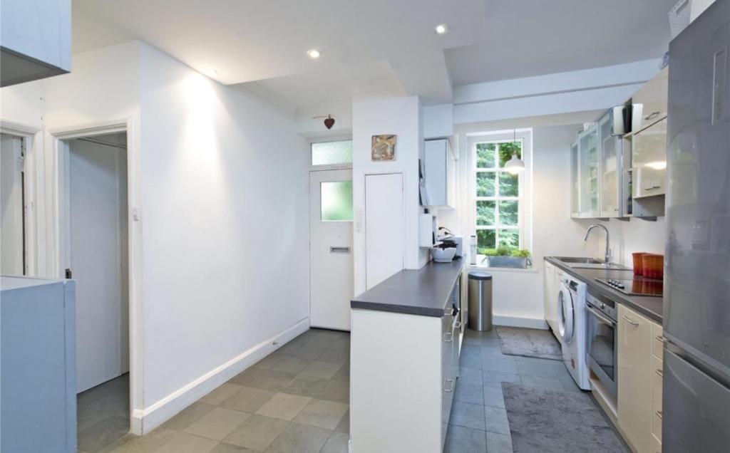 Battersea 2 Bedroom 2 Toilet Flat London