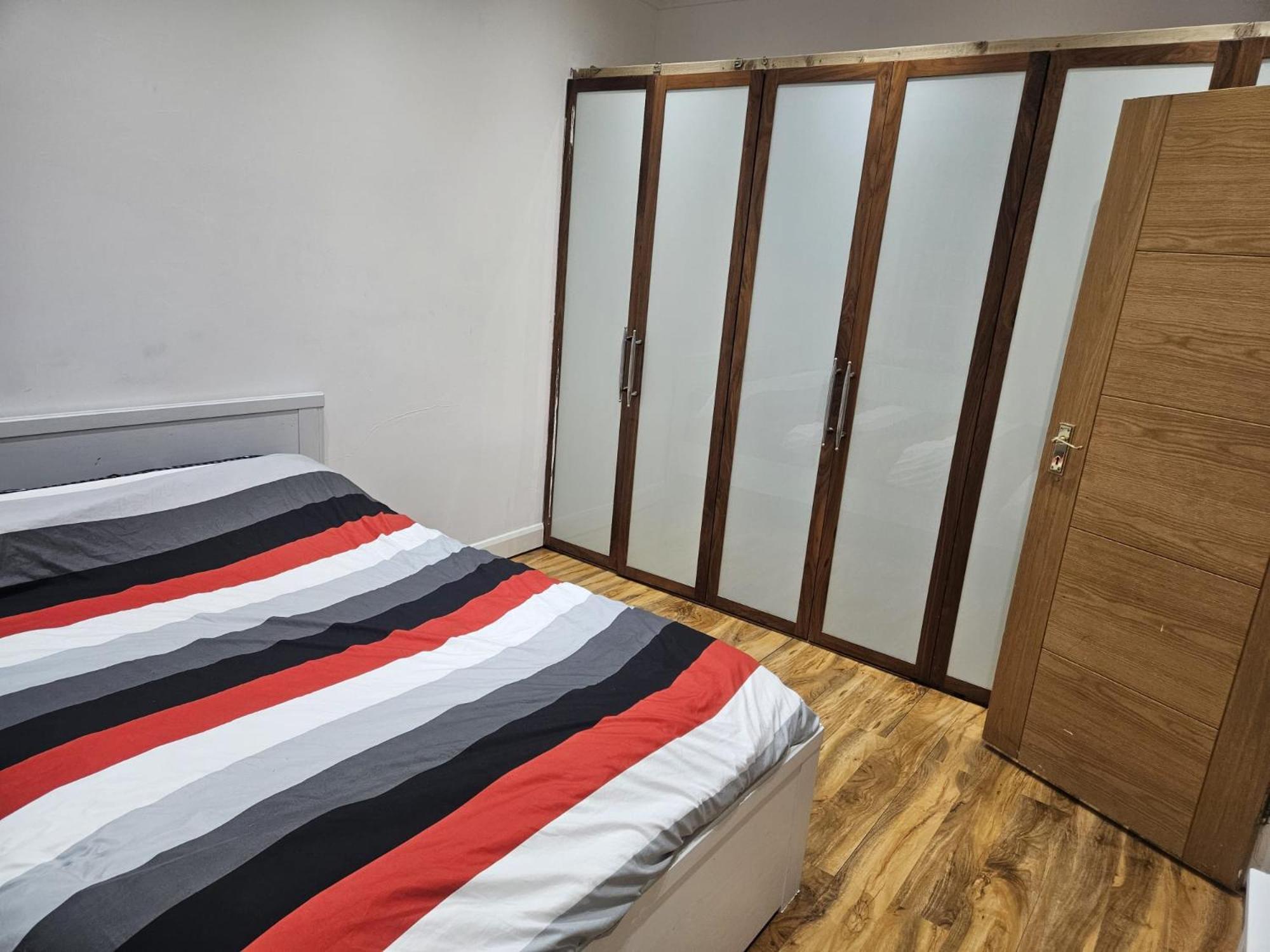 2 Bedroom Flat - Travel Direct To Heathrow/central Apartamento