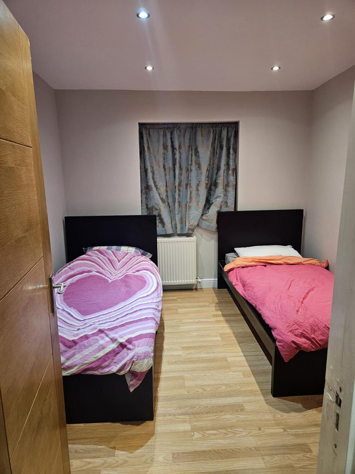 2 Bedroom Flat - Travel Direct To Heathrow/central Apartamento