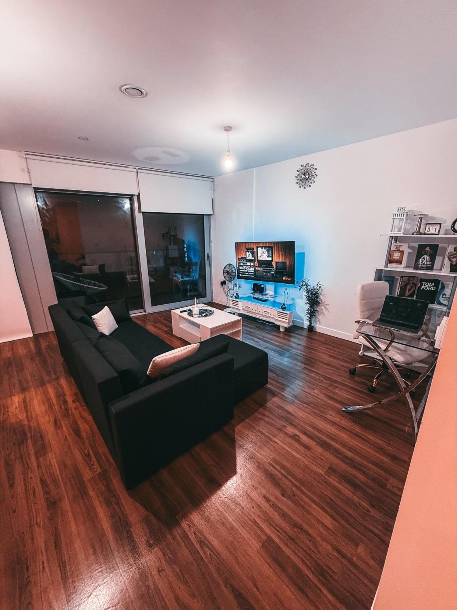 02 Arena View Apartment *