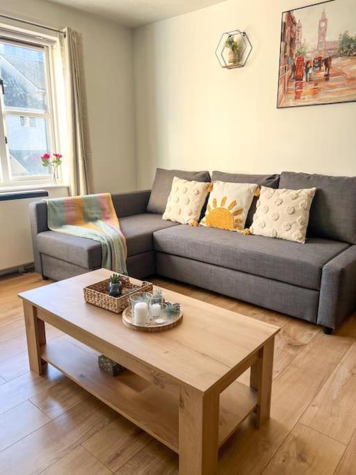 Cosy & Modern Flat In Islington- 15 Minute Walk From Emirates Stadium *