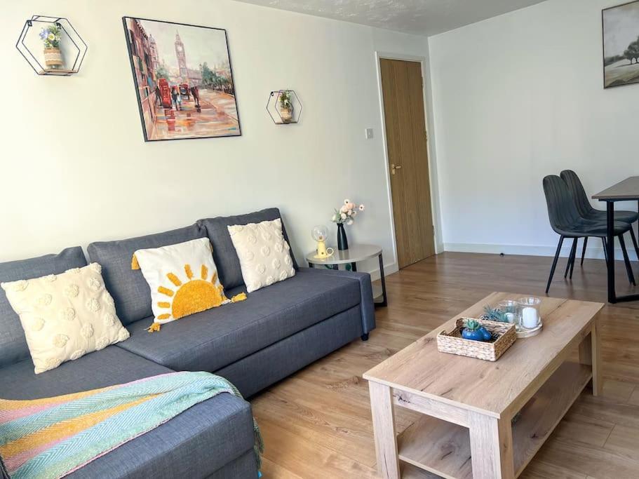 Cosy & Modern Flat In Islington- 15 Minute Walk From Emirates Stadium * London