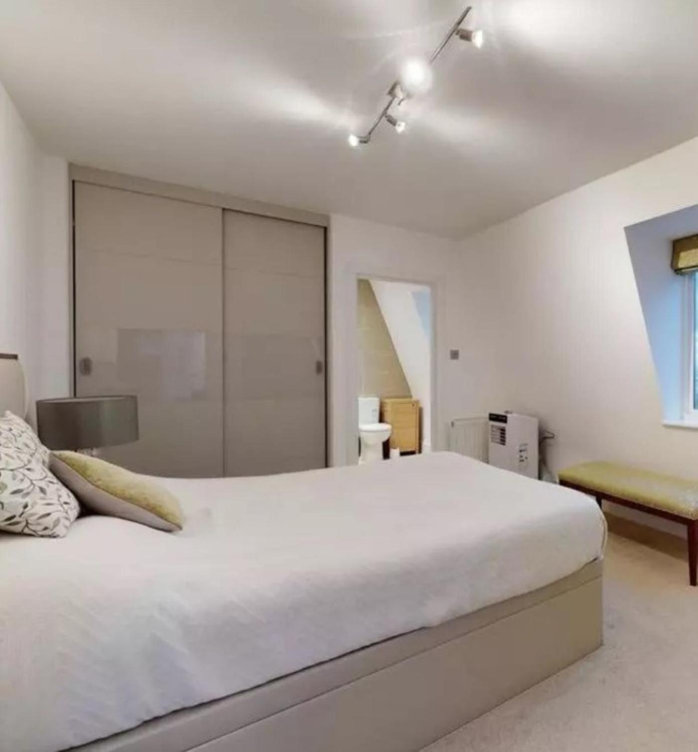 Jacob Apartment London