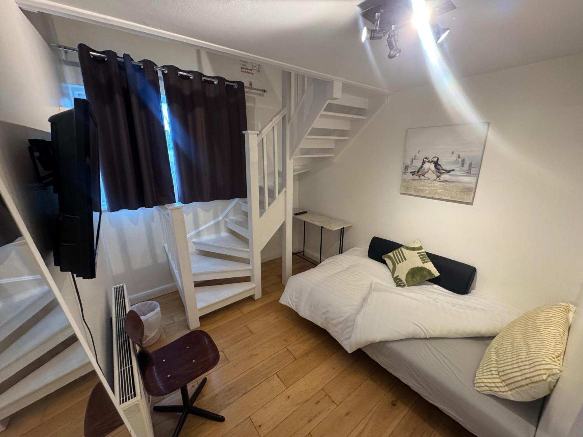 Cozy Near Guest house *