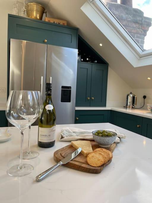 Luxurious 2-bedroom With Rooftop Terrace, Gourmet Kitchen & Fireplace Apartamento
